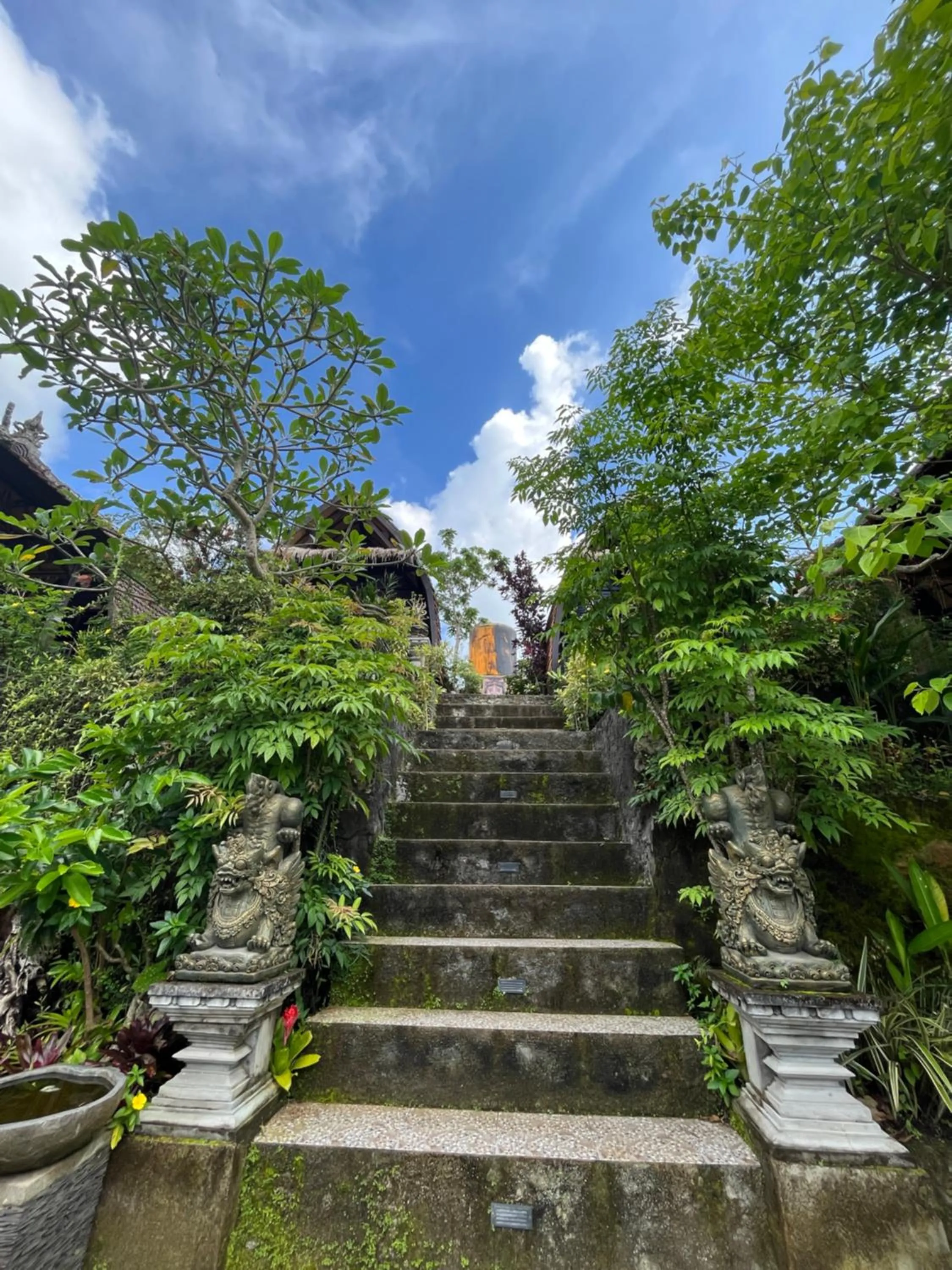 Day in Holy Hills Bungalow Nusa Penida