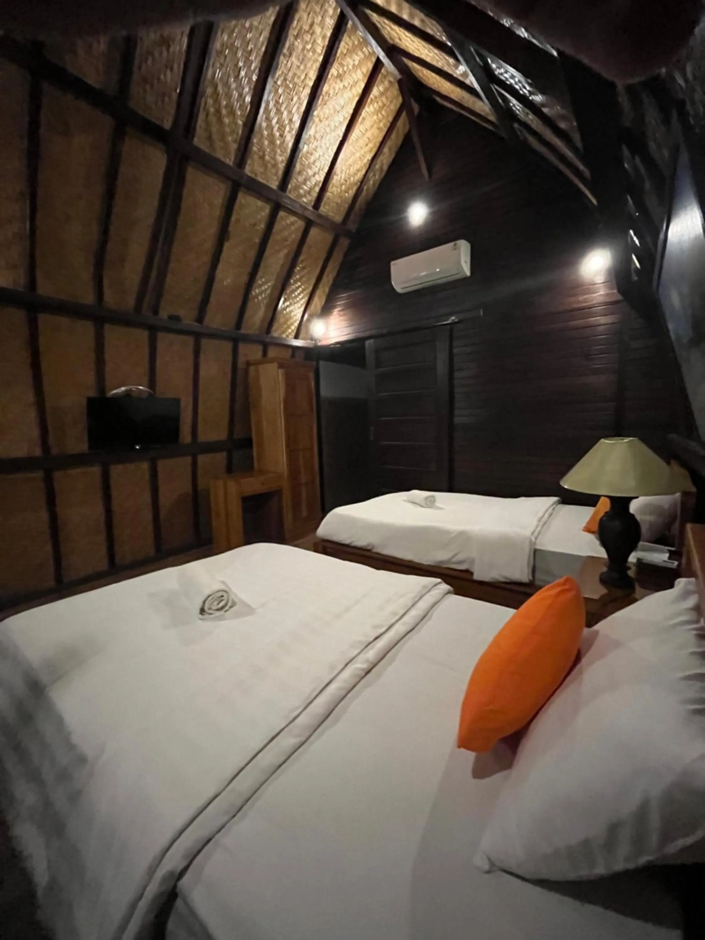 Bed in Holy Hills Bungalow Nusa Penida