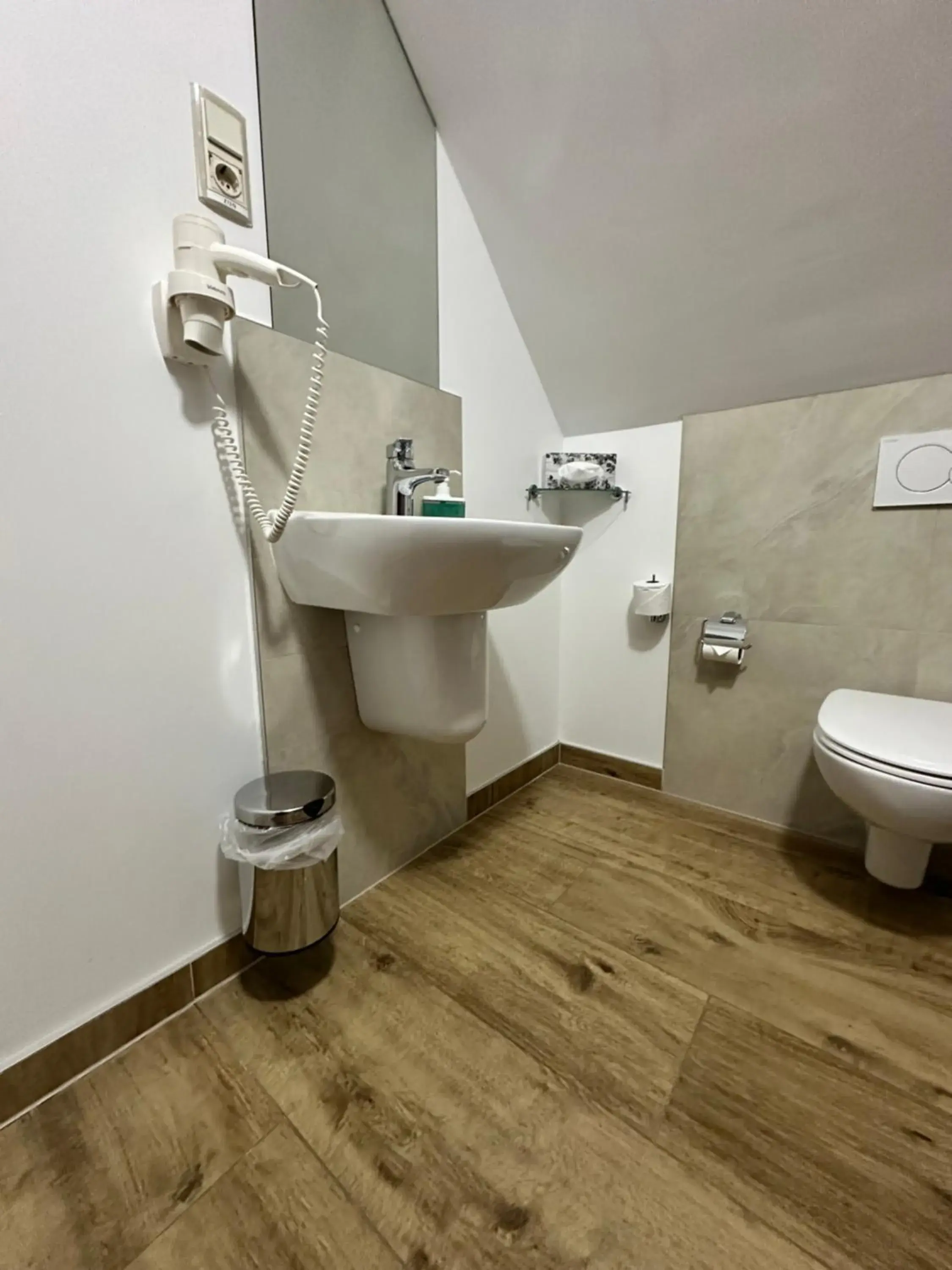 Economy Double Room - single occupancy in Hotel Am Markt Economy Double Room - single occupancy in Hotel Am Markt