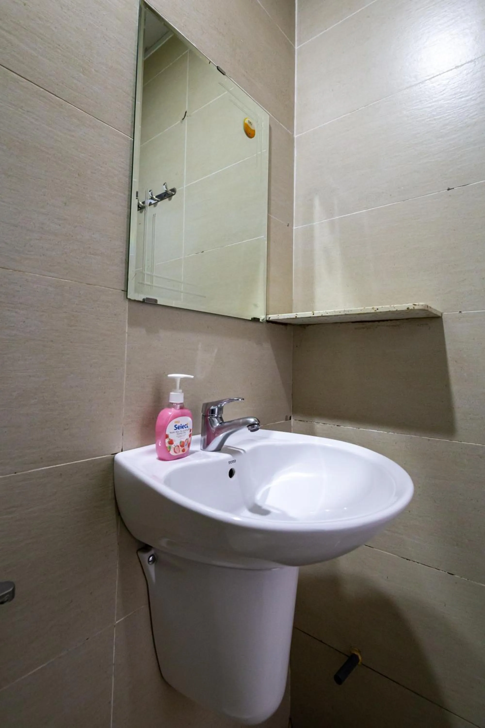 Shower in Cola's Homestay