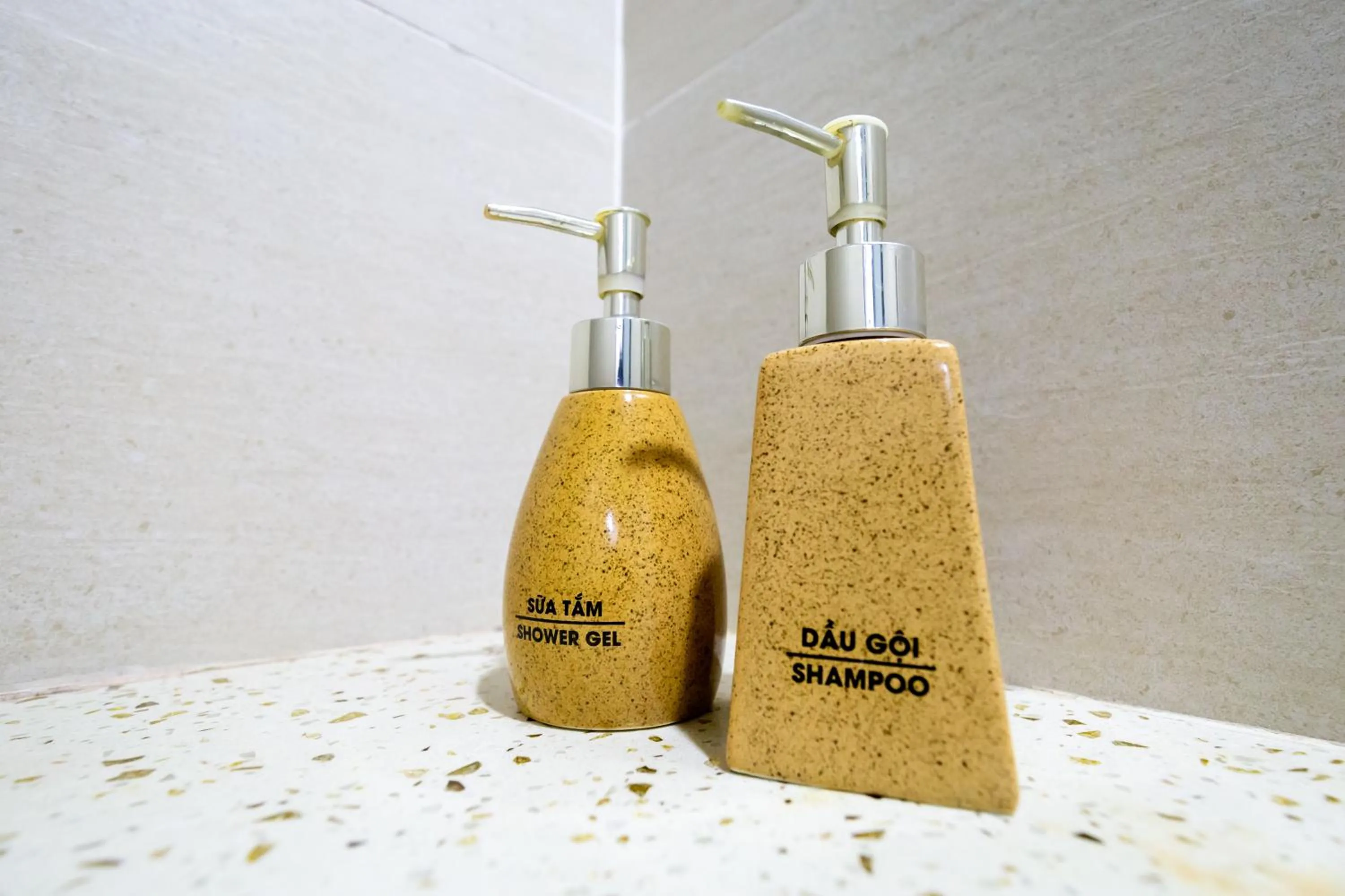 Shower in Cola's Homestay