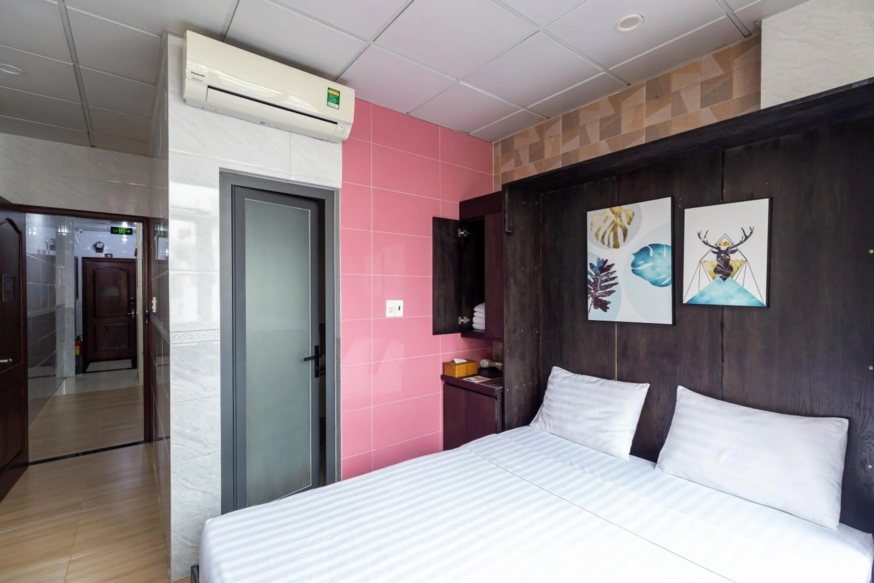 Photo of the whole room, Bed in Cola's Homestay