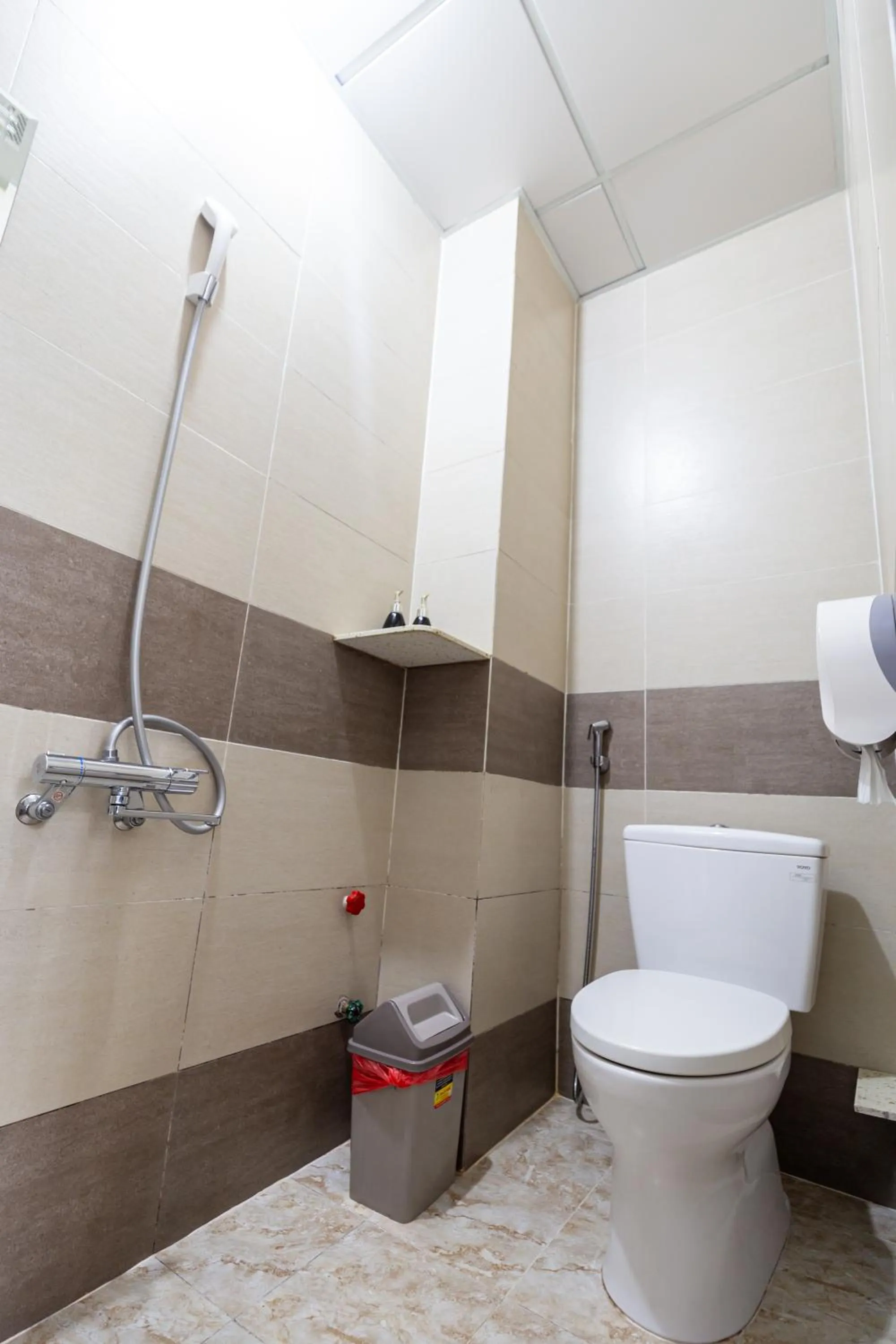 Shower in Cola's Homestay