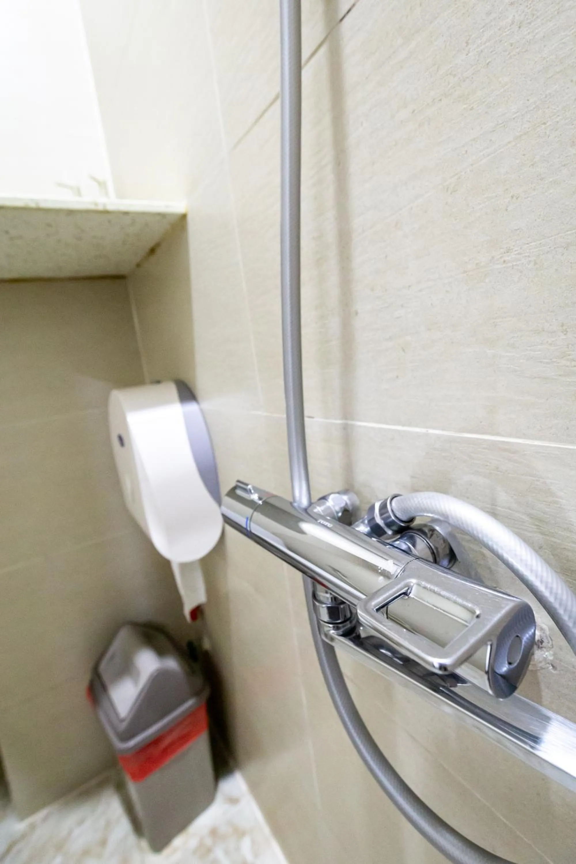 Shower in Cola's Homestay