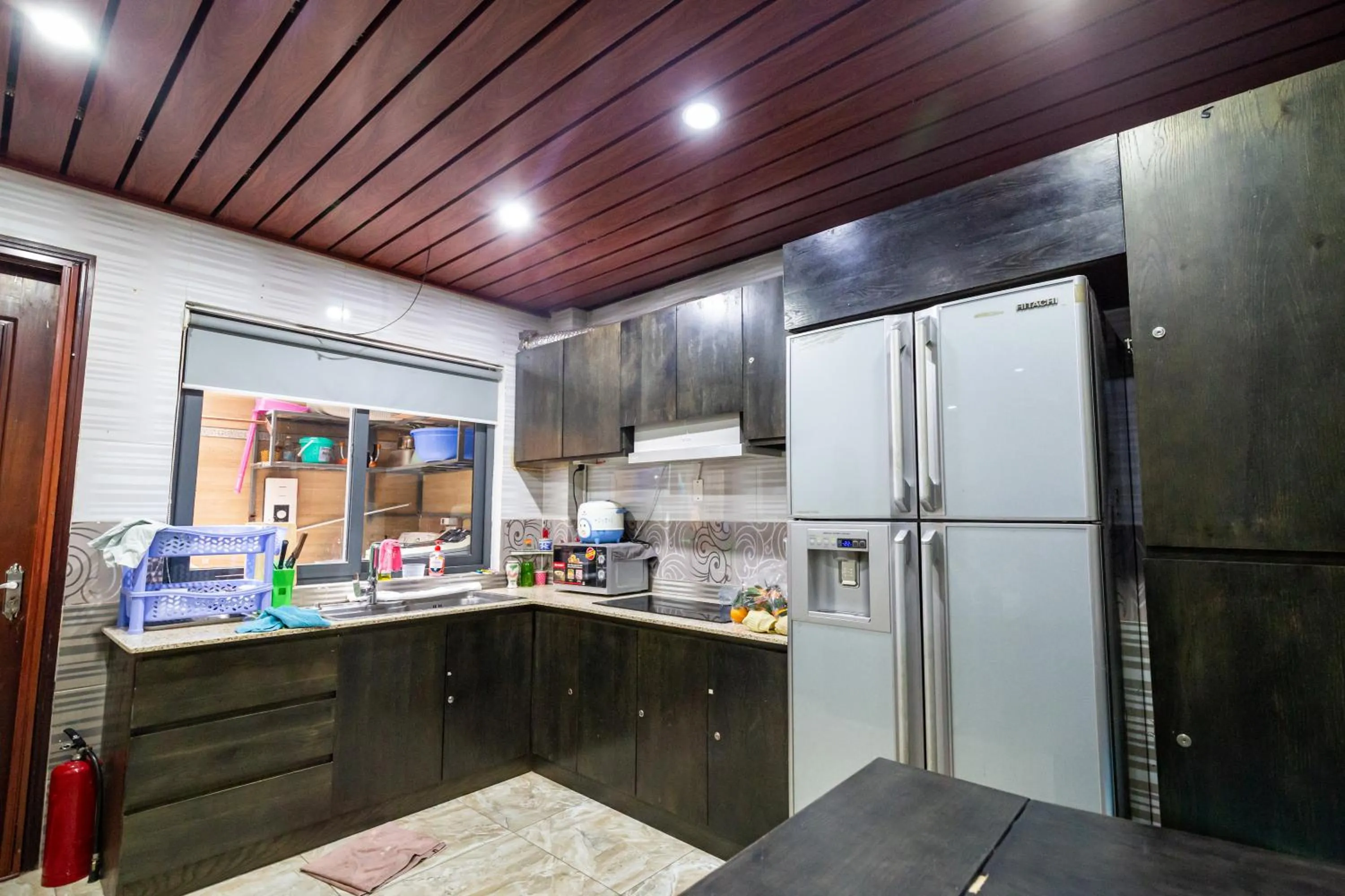 Communal kitchen in Cola's Homestay