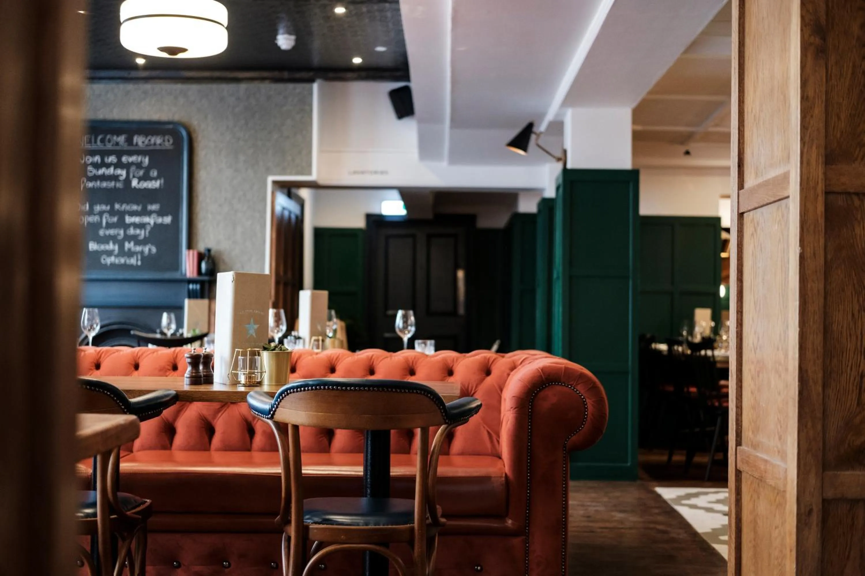 Restaurant/places to eat in The White Star Tavern