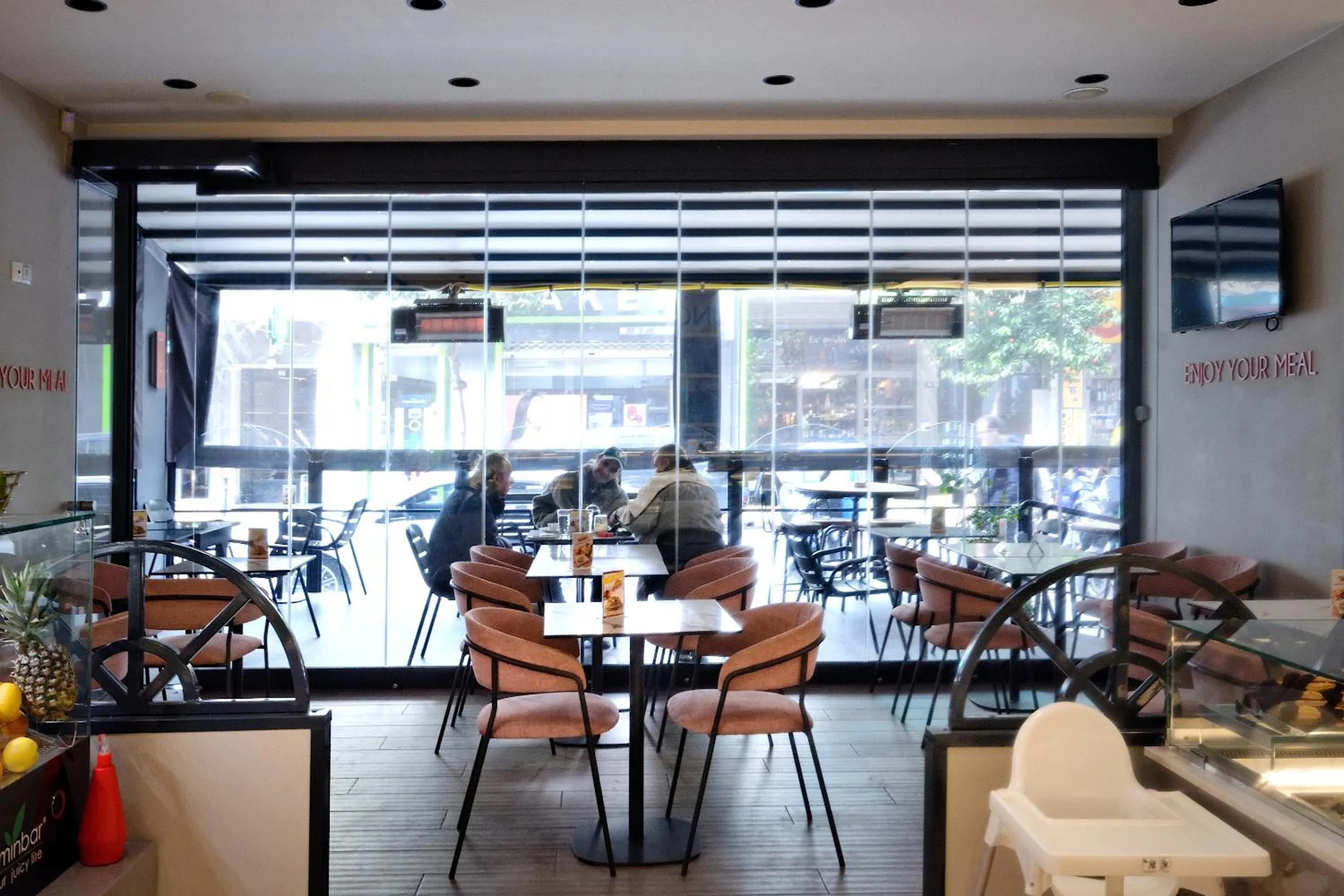 Food and drinks in Art Gallery Hotel