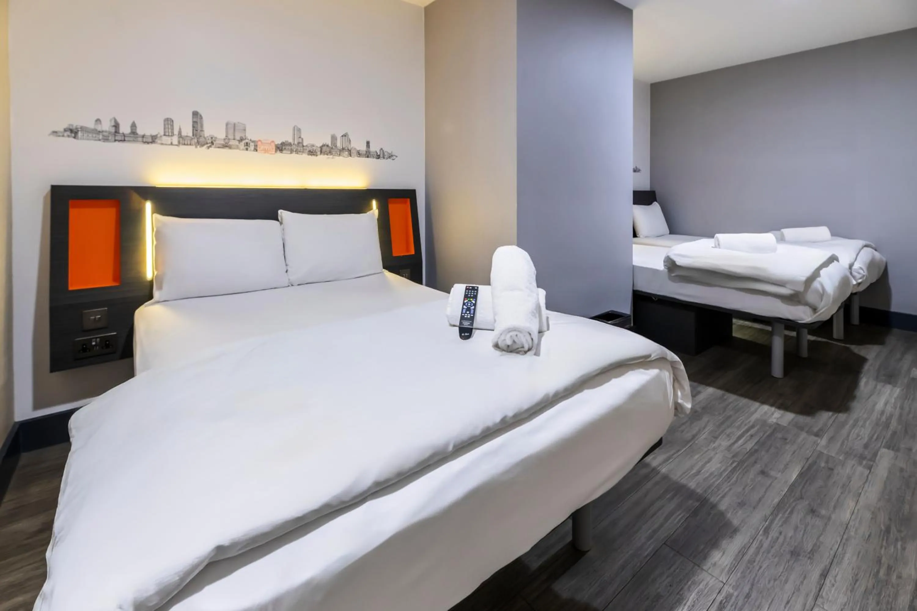 Family, Bed in easyHotel Leeds