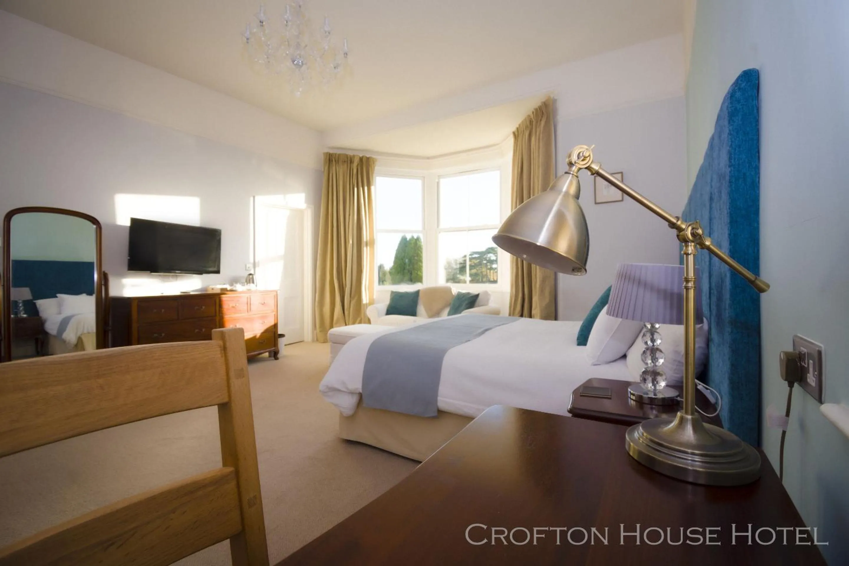 Bedroom, Bed in Crofton House Hotel