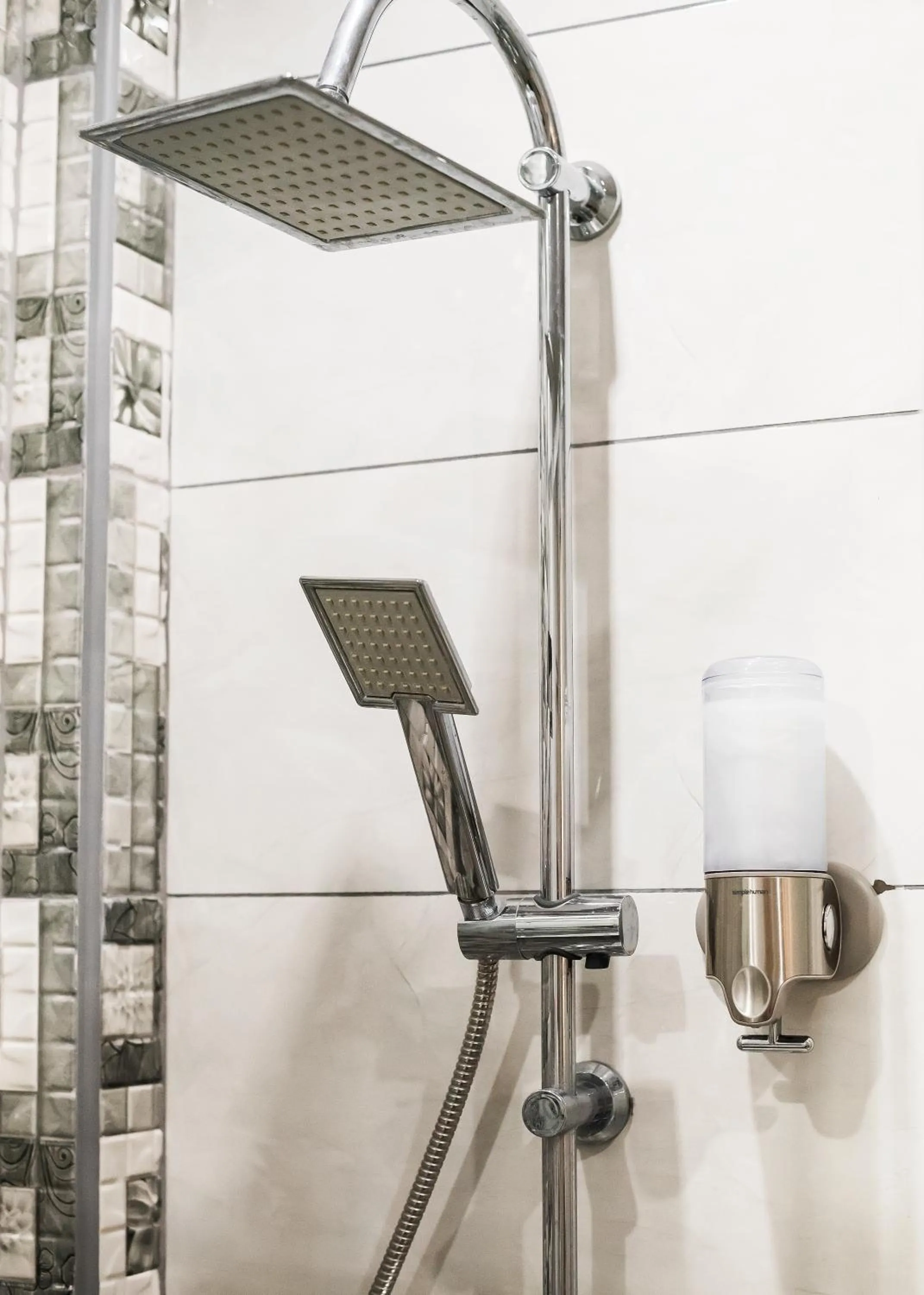 Shower in Gaia Athens