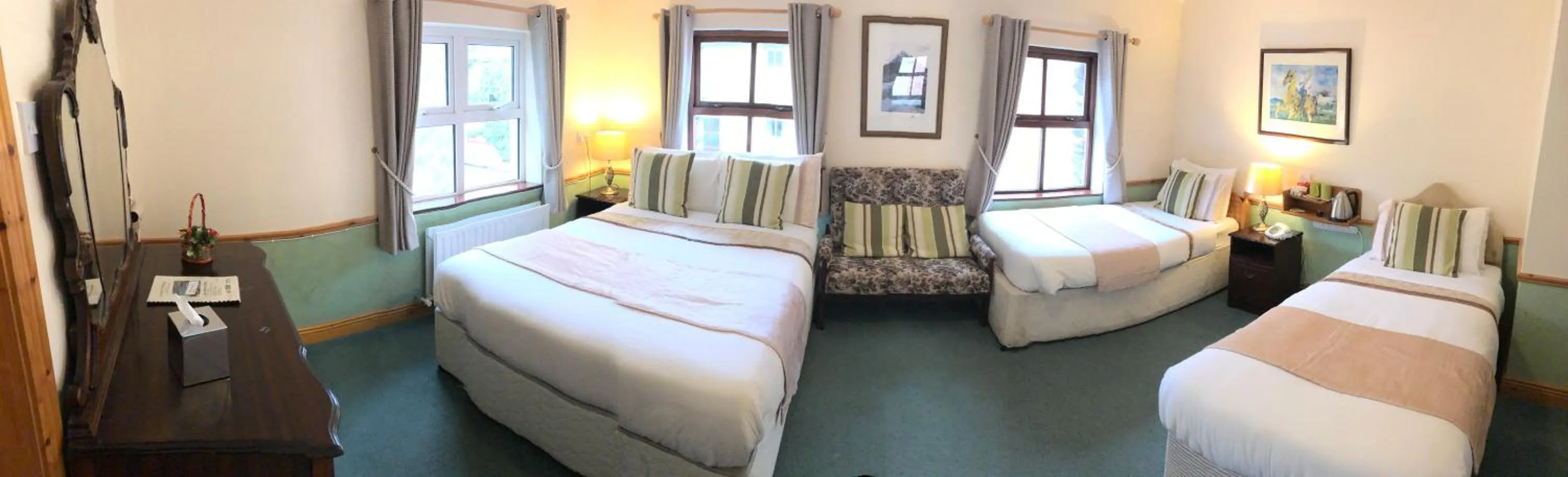 Photo of the whole room, Bed in O'Connors Guesthouse
