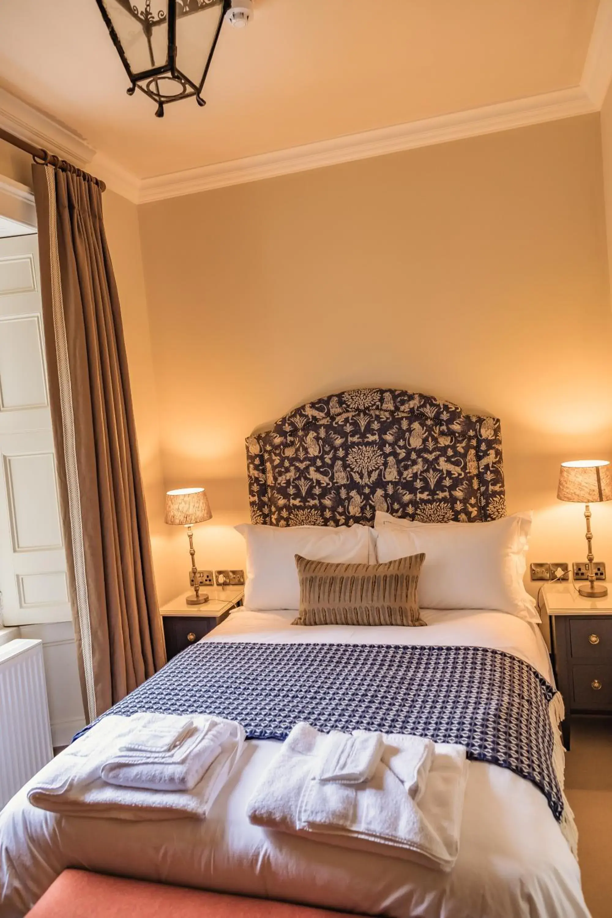 Small Double Room in Atholl Arms Hotel Small Double Room in Atholl Arms Hotel