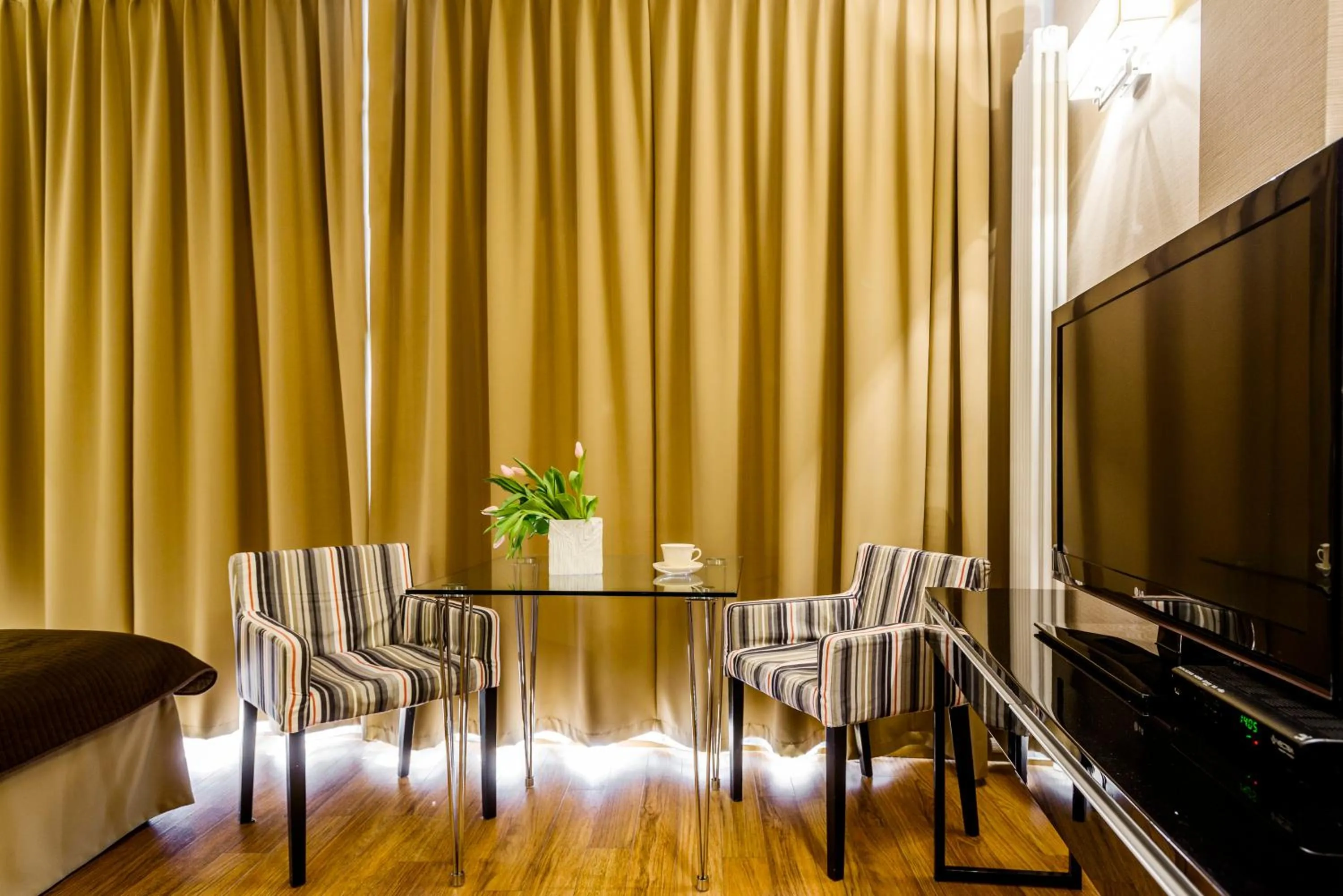 Seating area in Triton Park Apartments