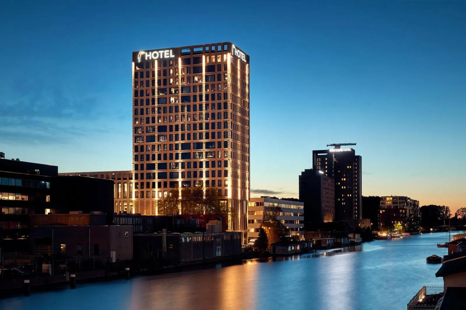 Property building in Van der Valk Hotel Amsterdam - Amstel