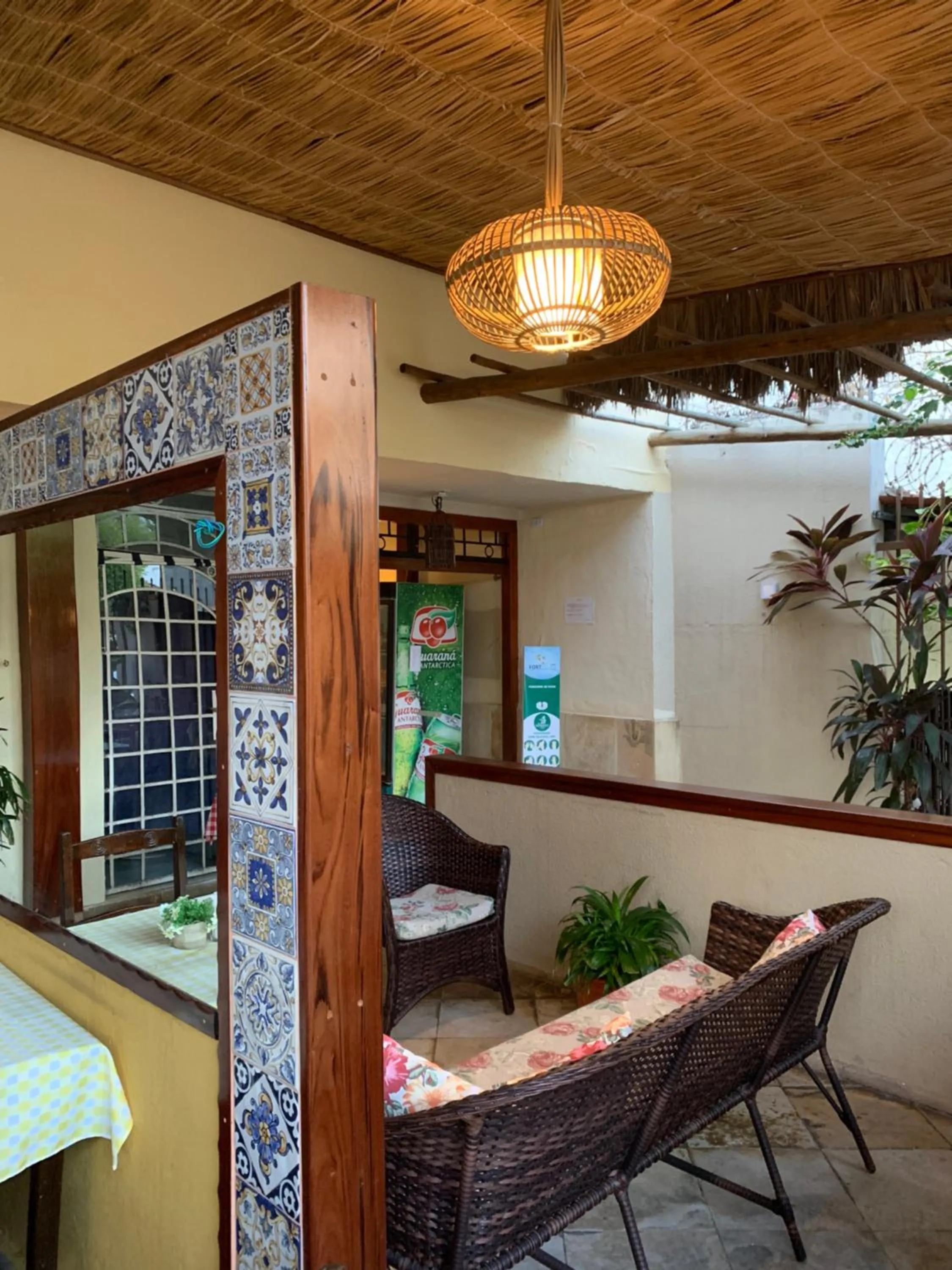 Seating area in Maré Praia Hotel