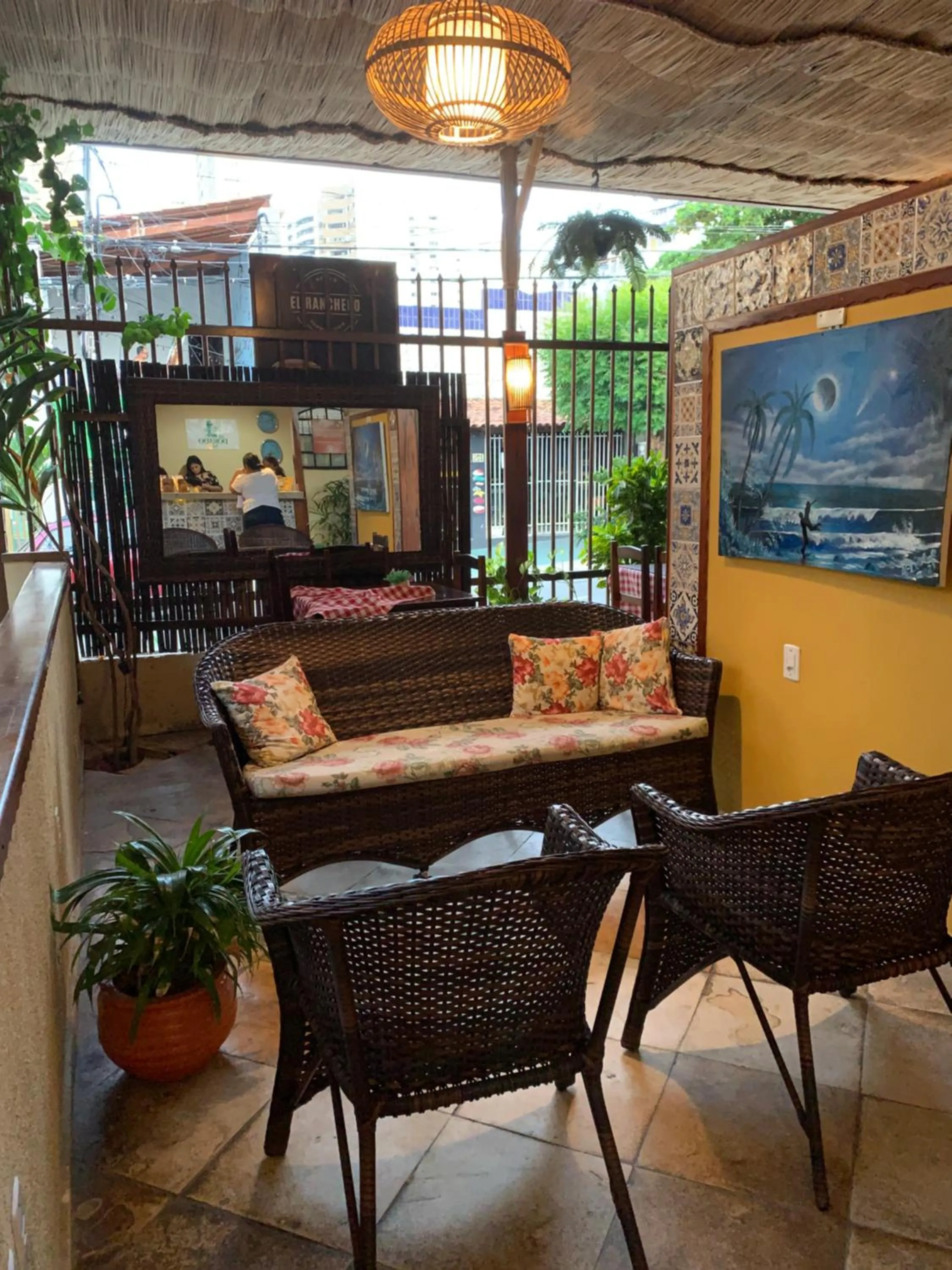 Seating area in Maré Praia Hotel