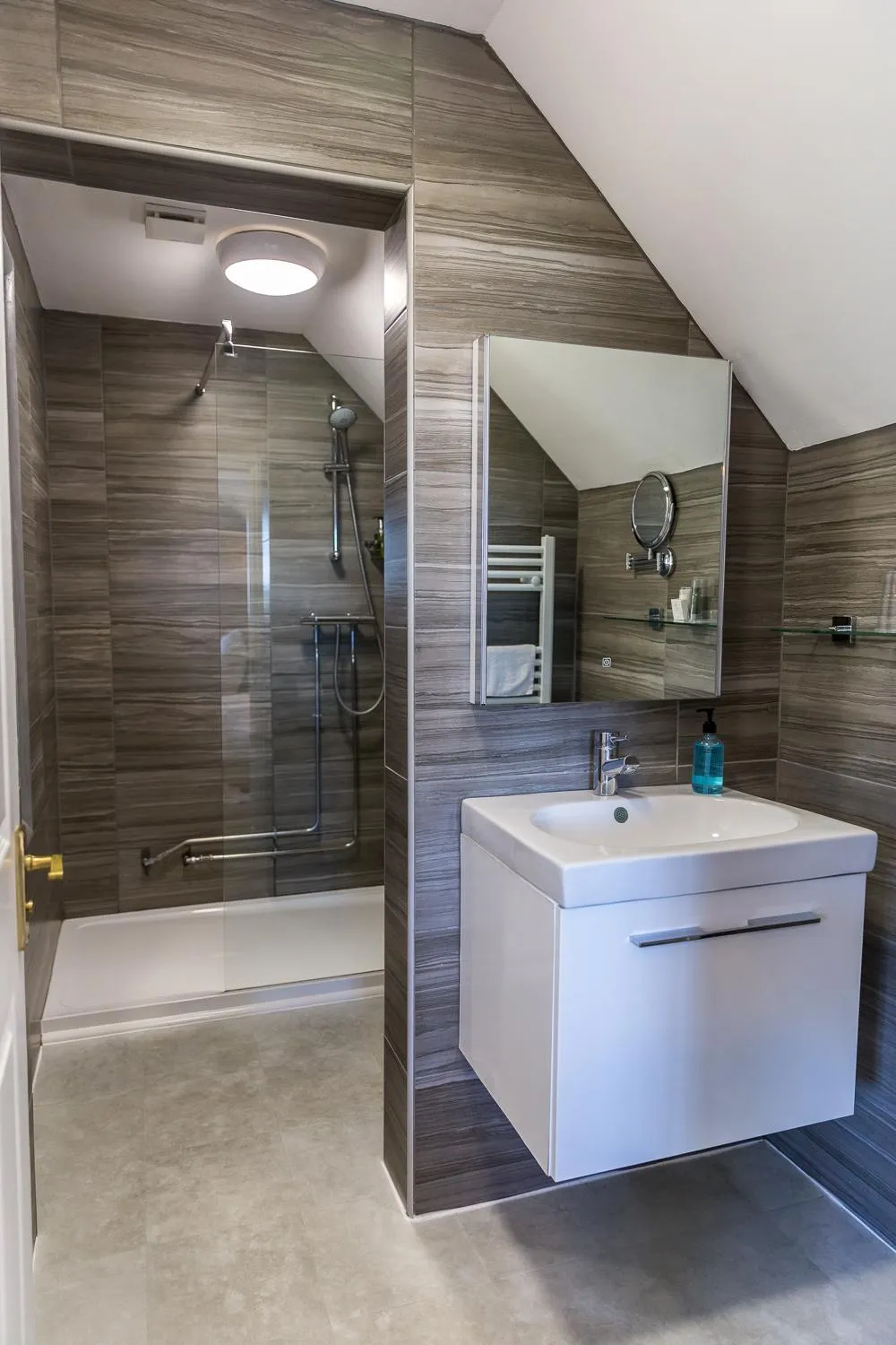 Bathroom in Cricket Field House