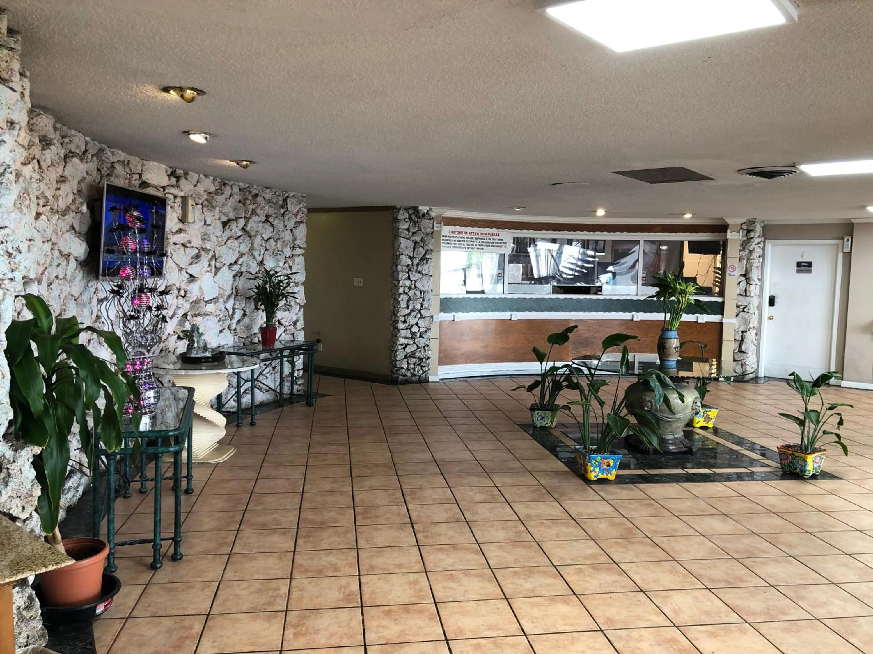 Lobby or reception in Western Inn