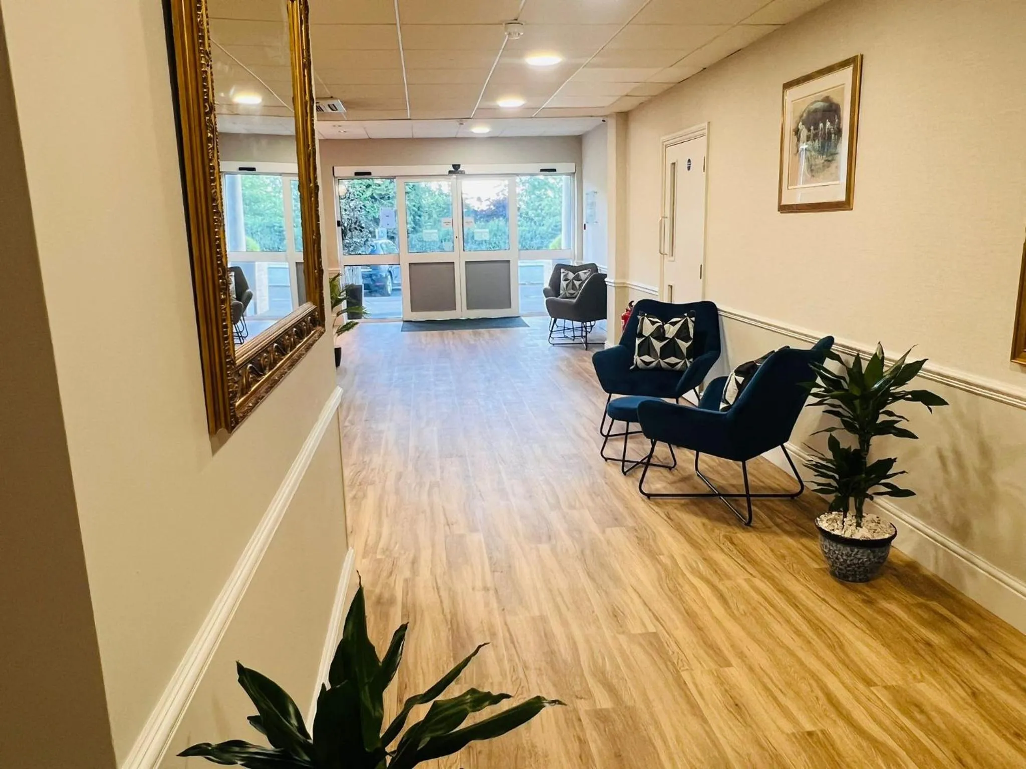 Lobby or reception in Ramada by Wyndham Cheltenham