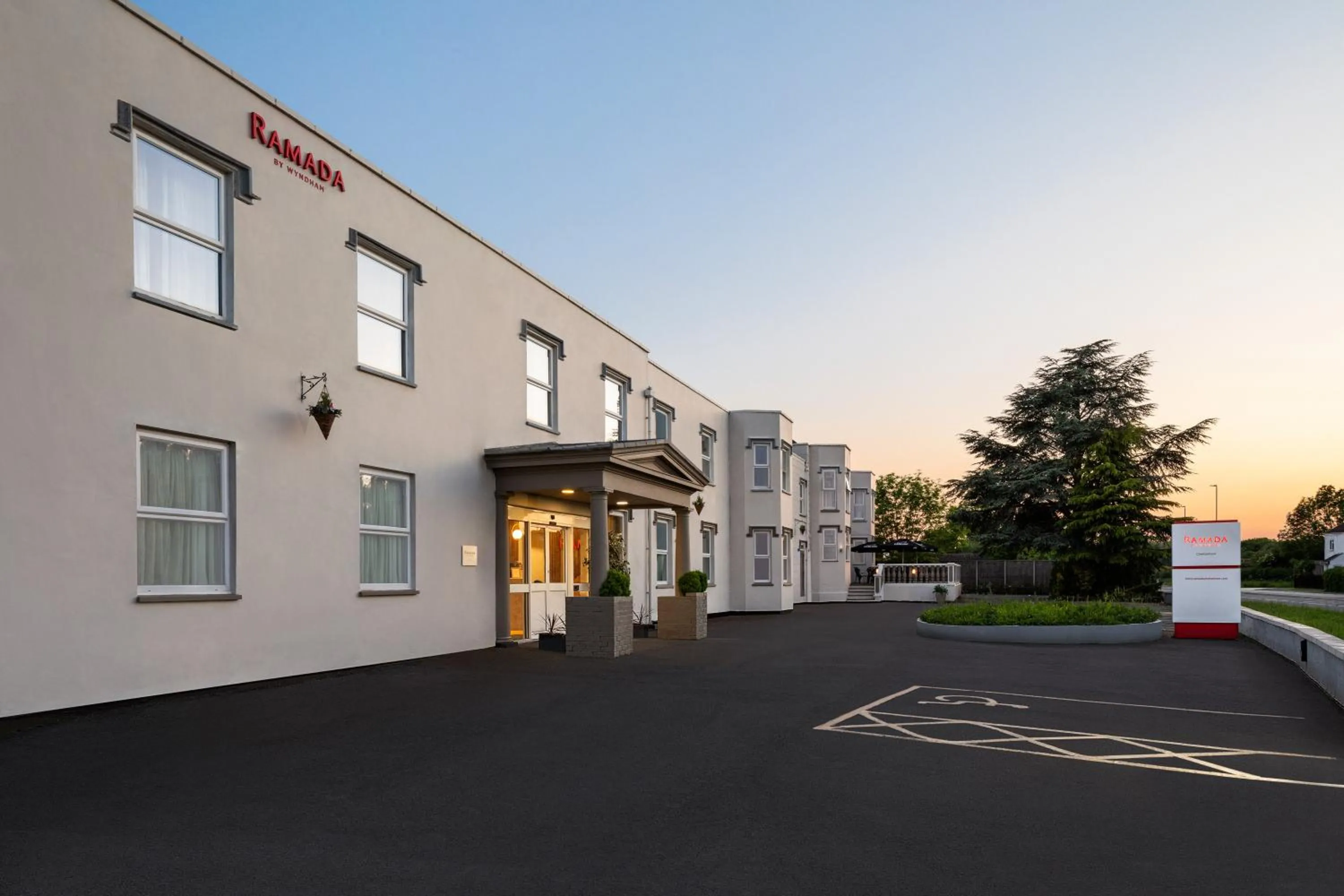 Property building in Ramada by Wyndham Cheltenham