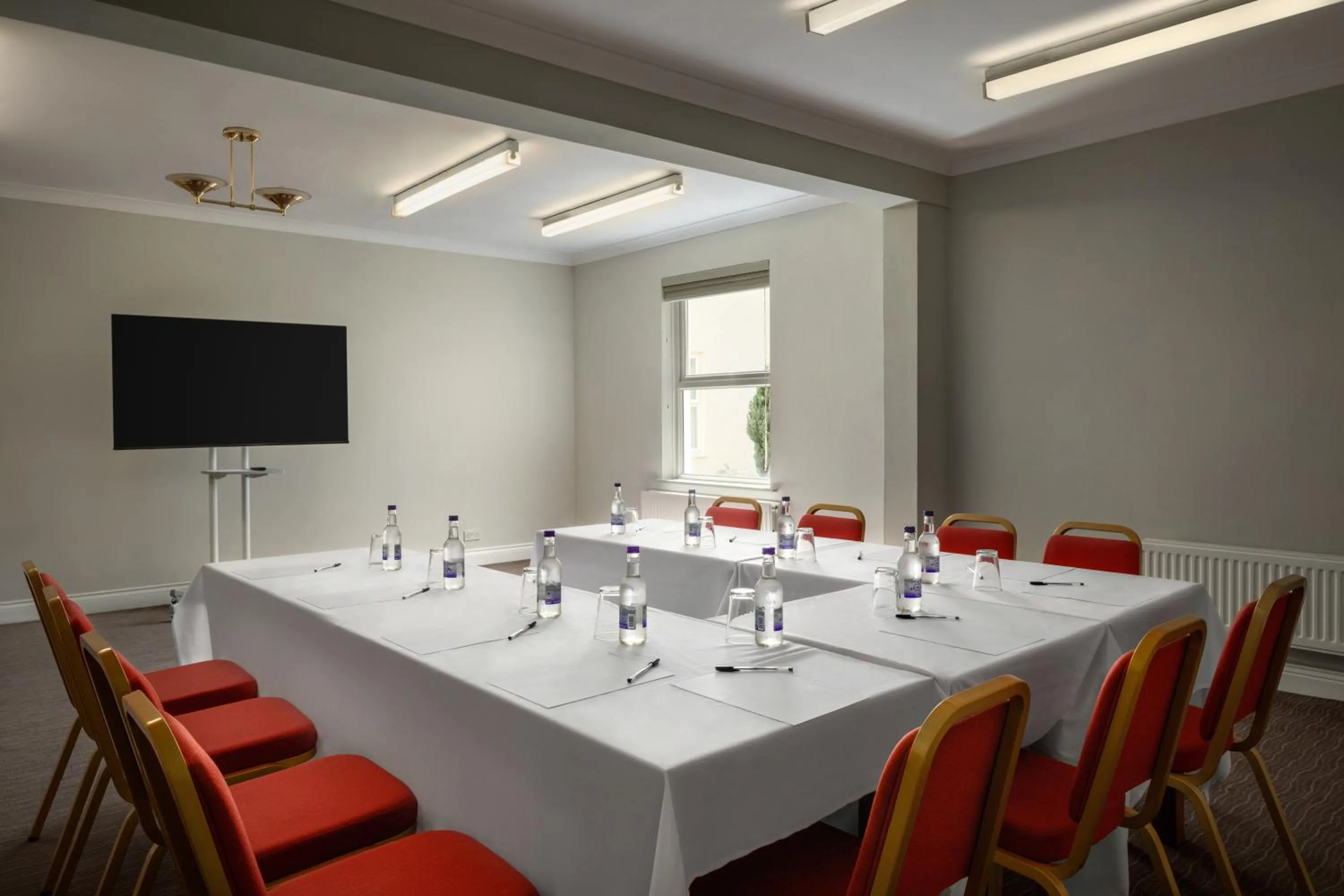 Meeting/conference room in Ramada by Wyndham Cheltenham