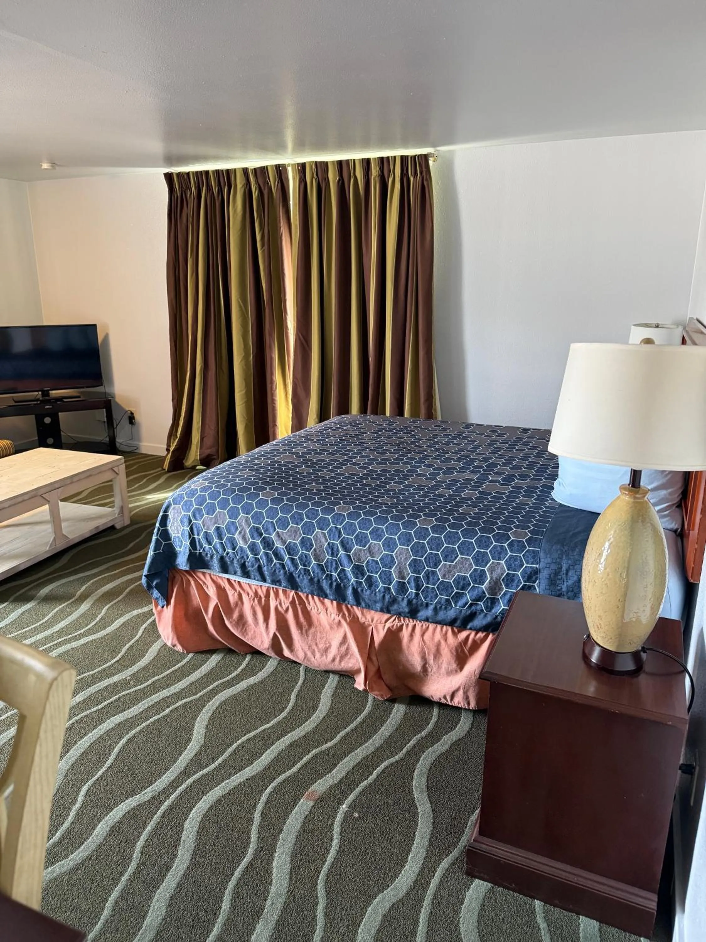 Bed in La Hacienda Motel