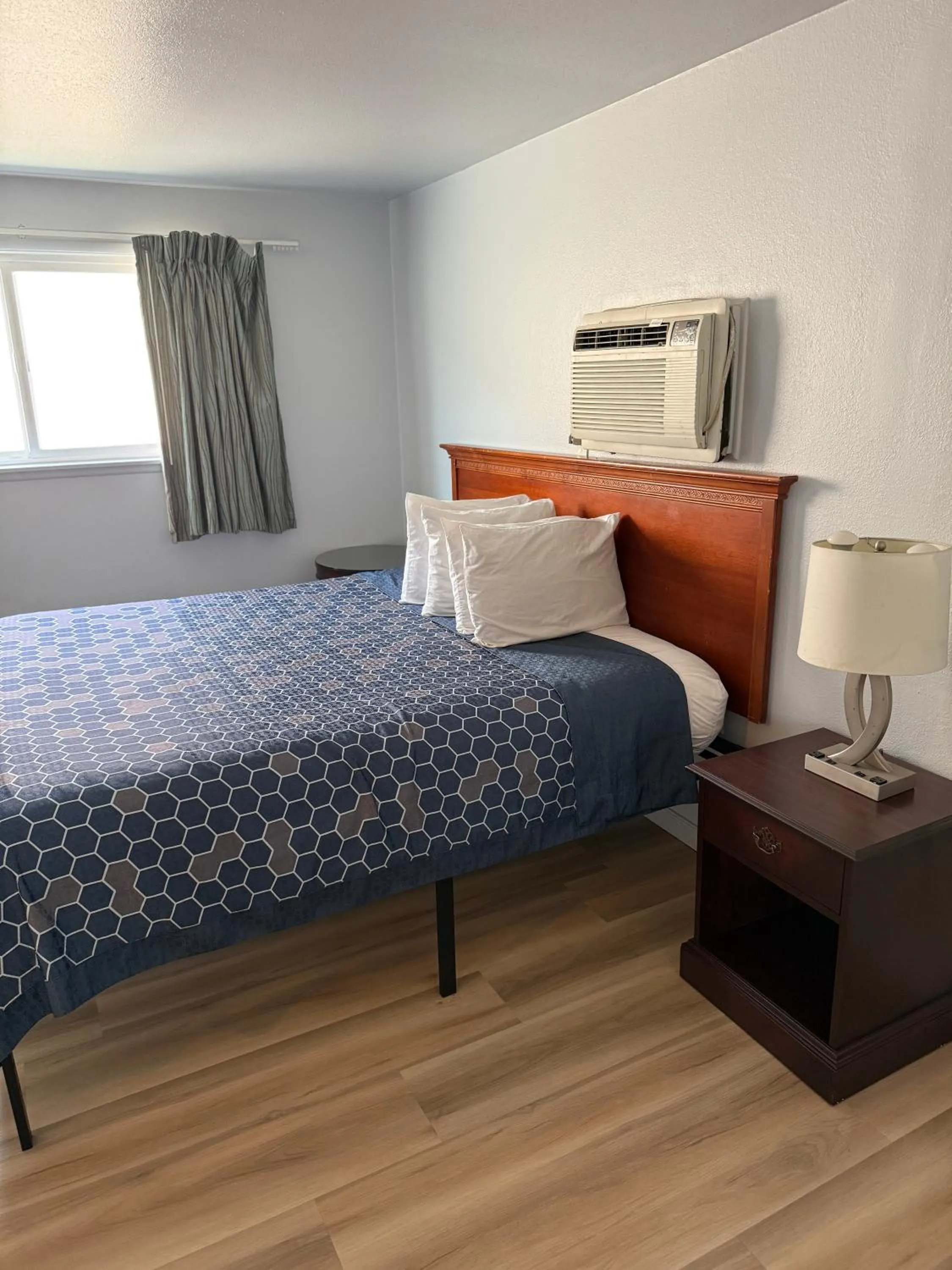 Bed in La Hacienda Motel