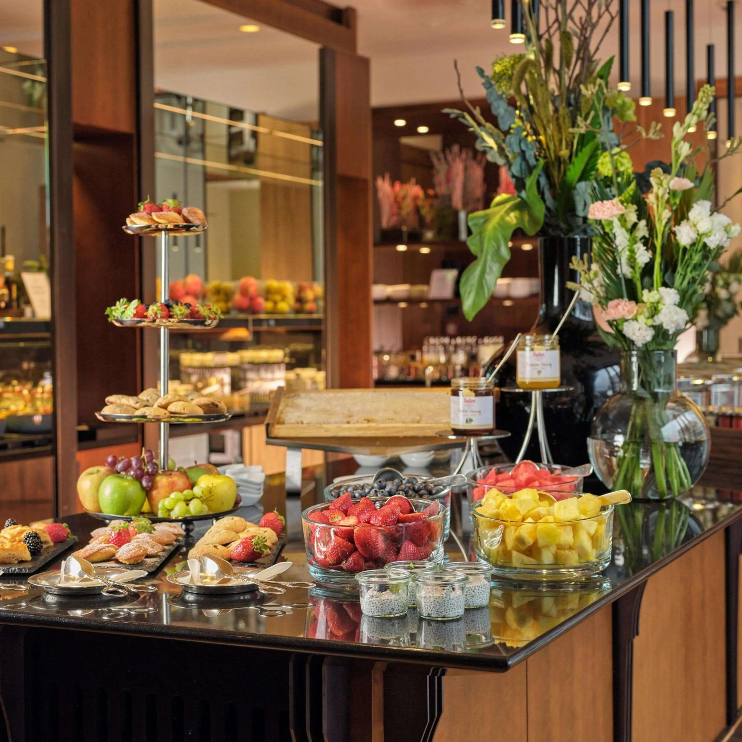 Restaurant/places to eat in Waldorf Astoria Berlin