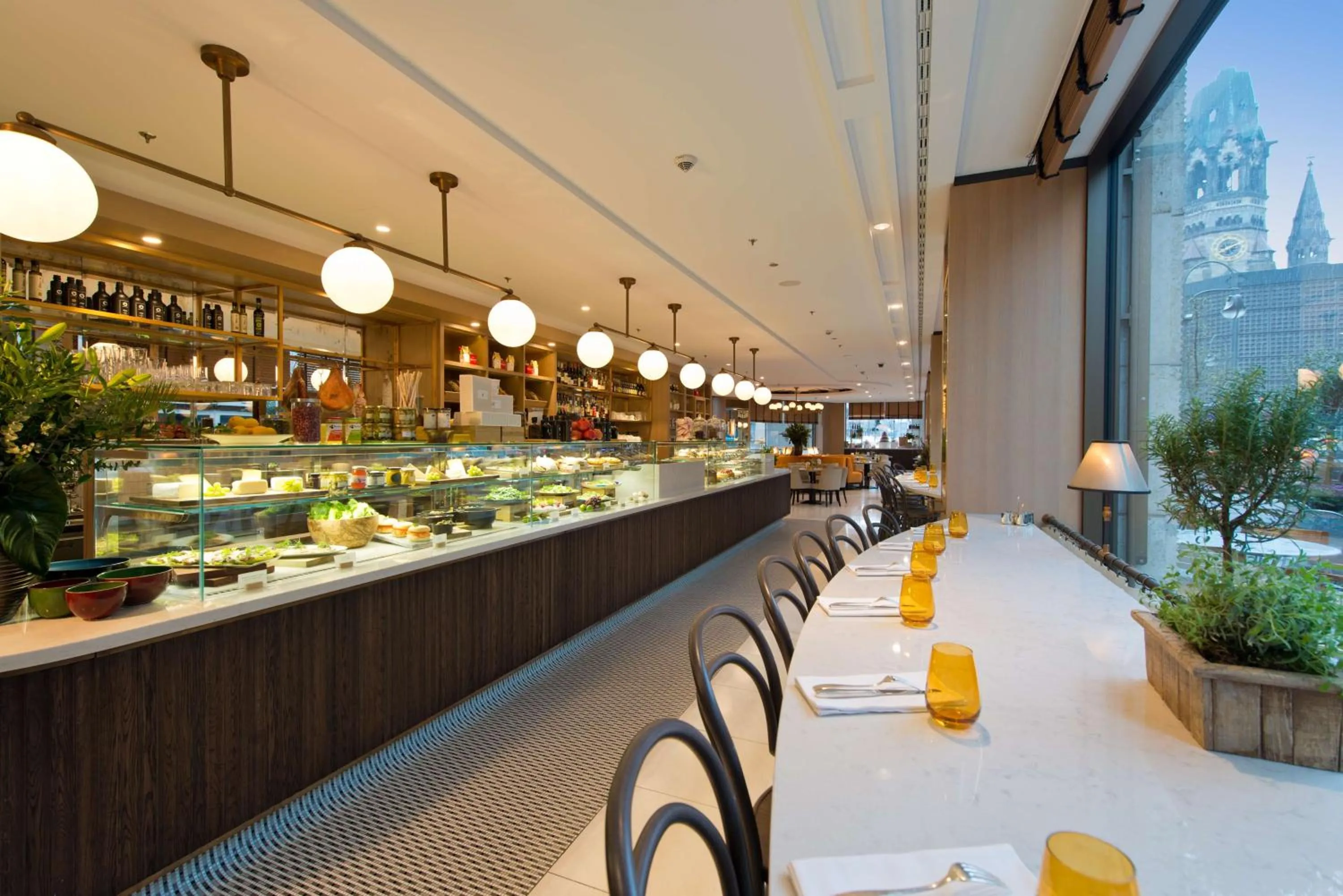 Restaurant/places to eat in Waldorf Astoria Berlin