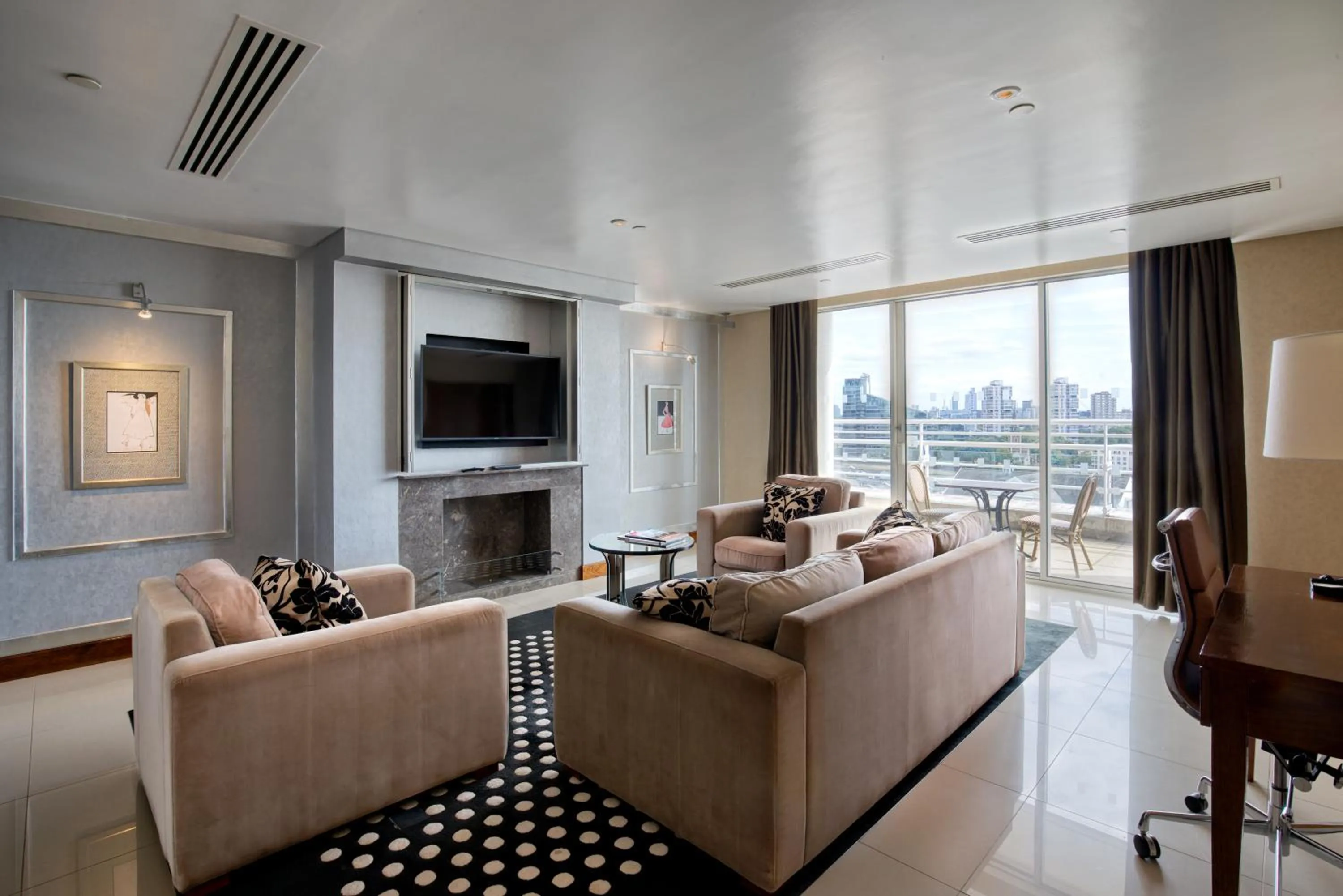 Living room in The Chelsea Harbour Hotel and Spa