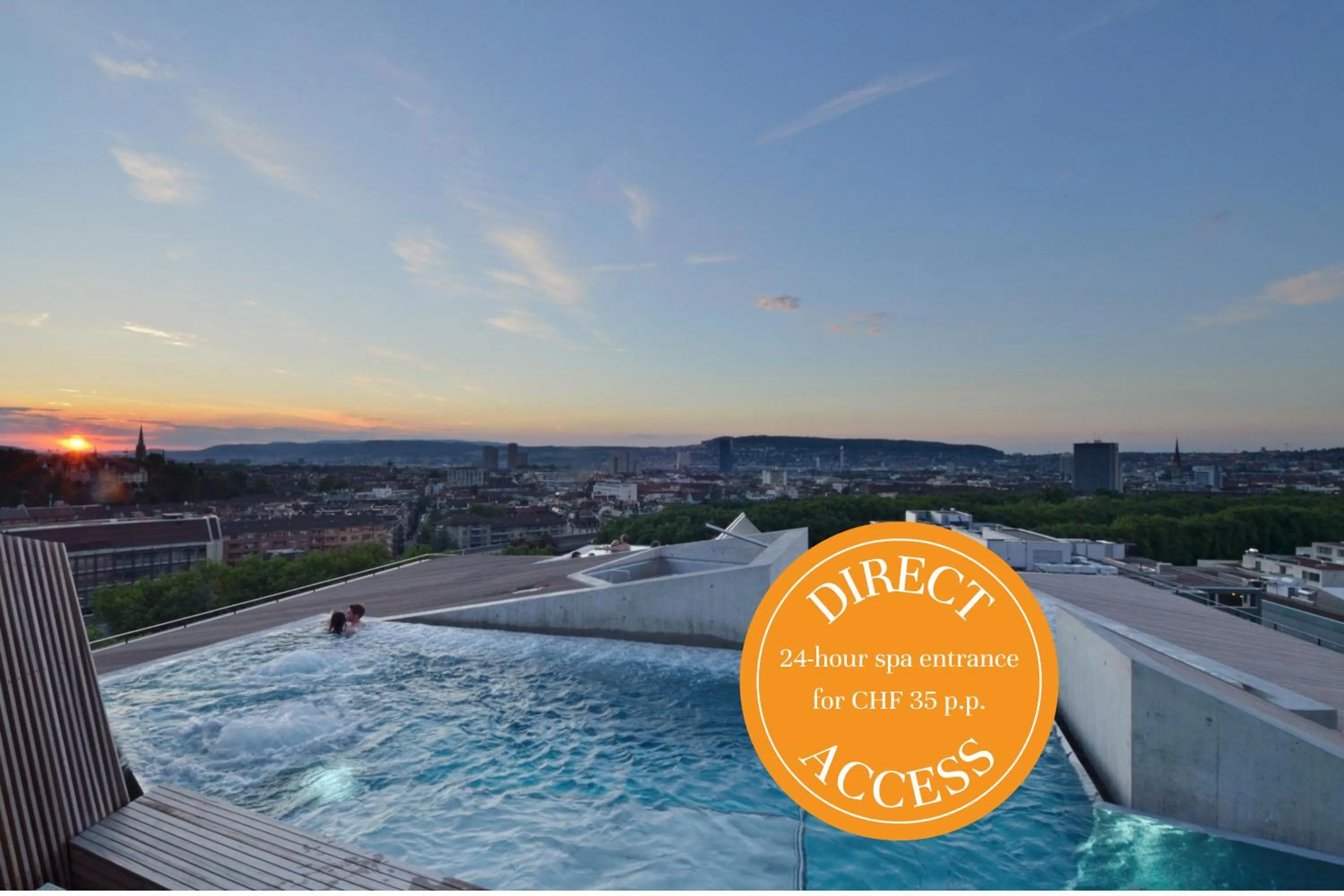 Swimming pool in B2 Hotel Zürich