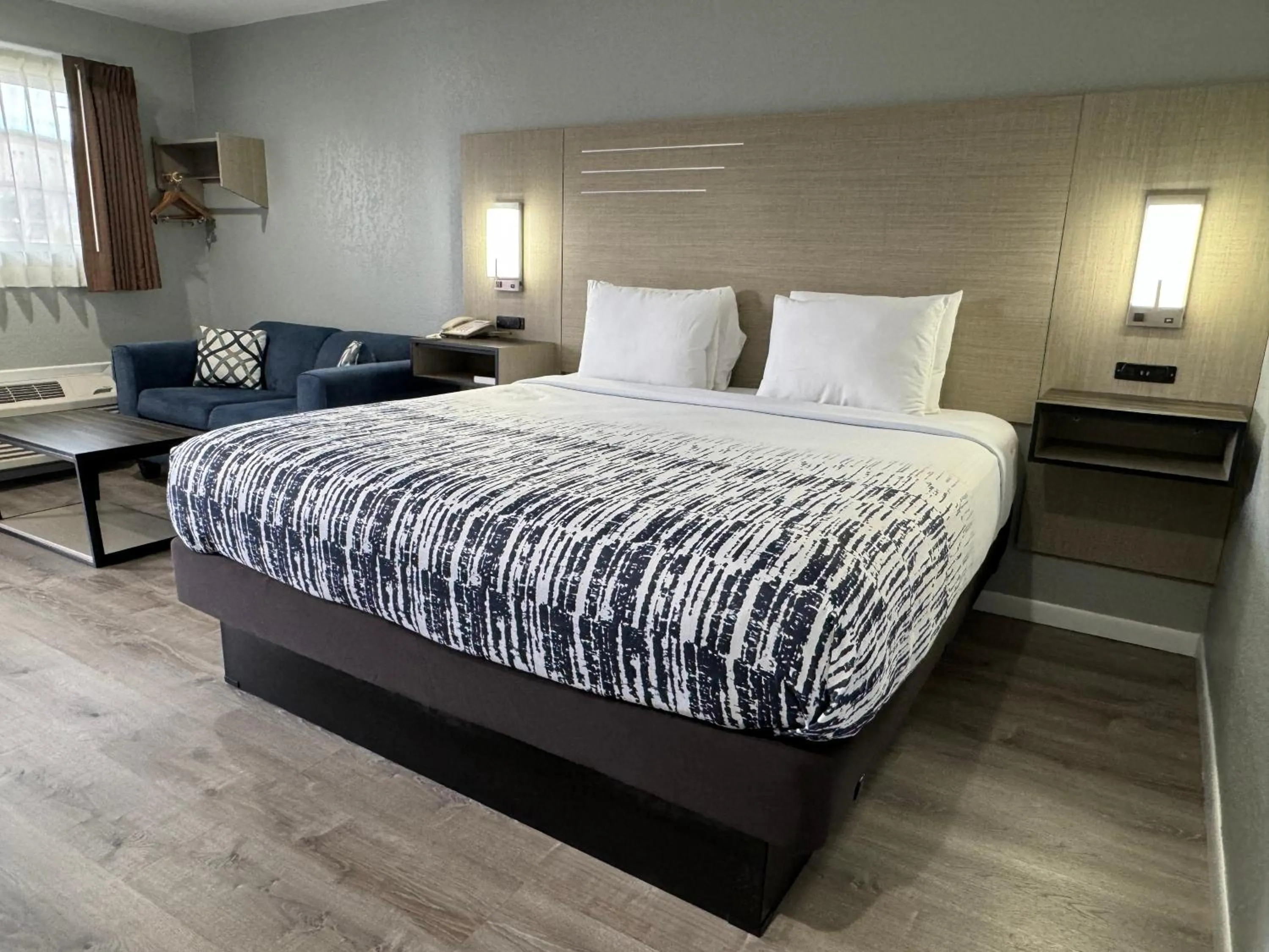 Bed in Copper Manor Motel