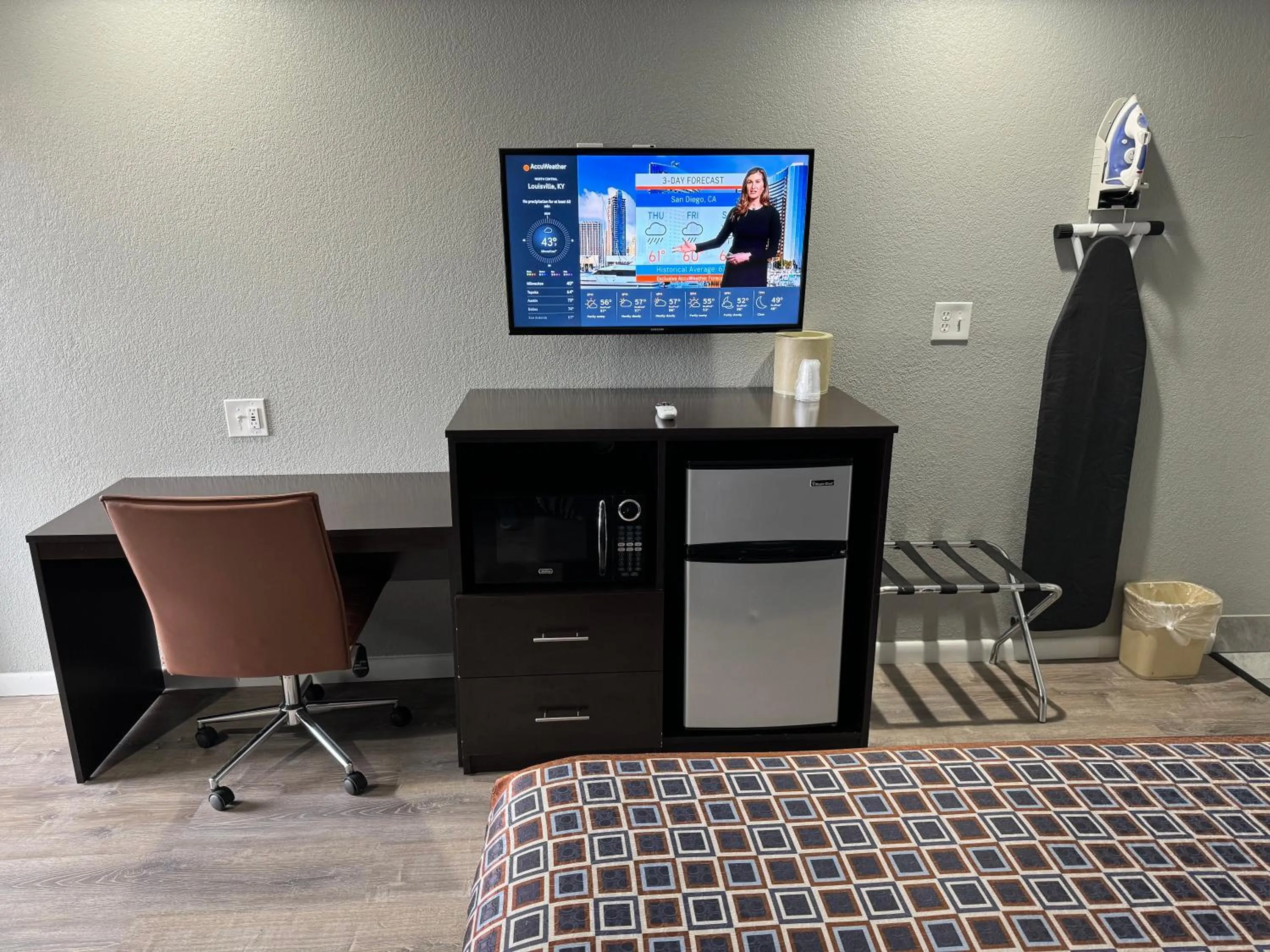 TV and multimedia in Copper Manor Motel