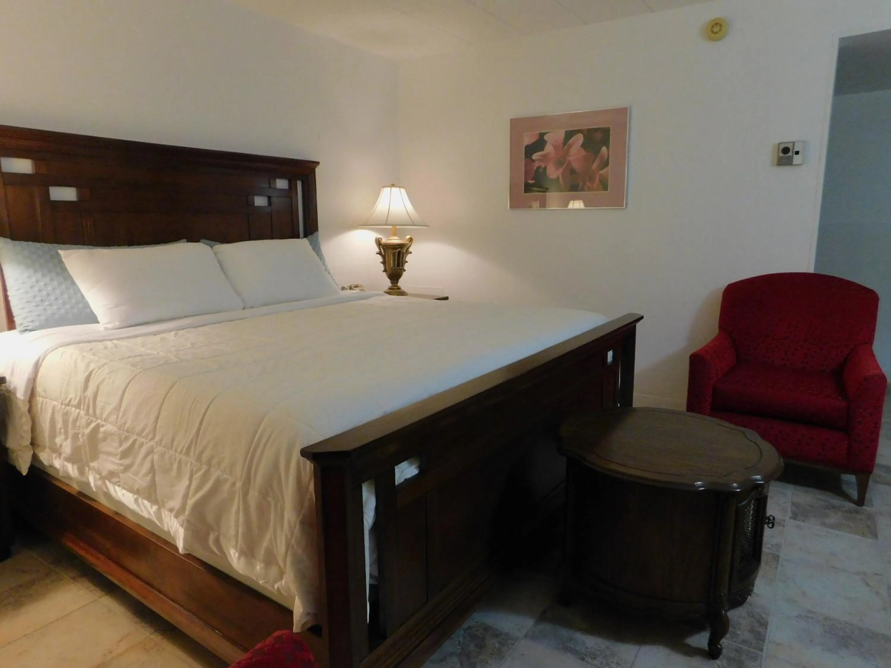 Bed in Drifter Motel