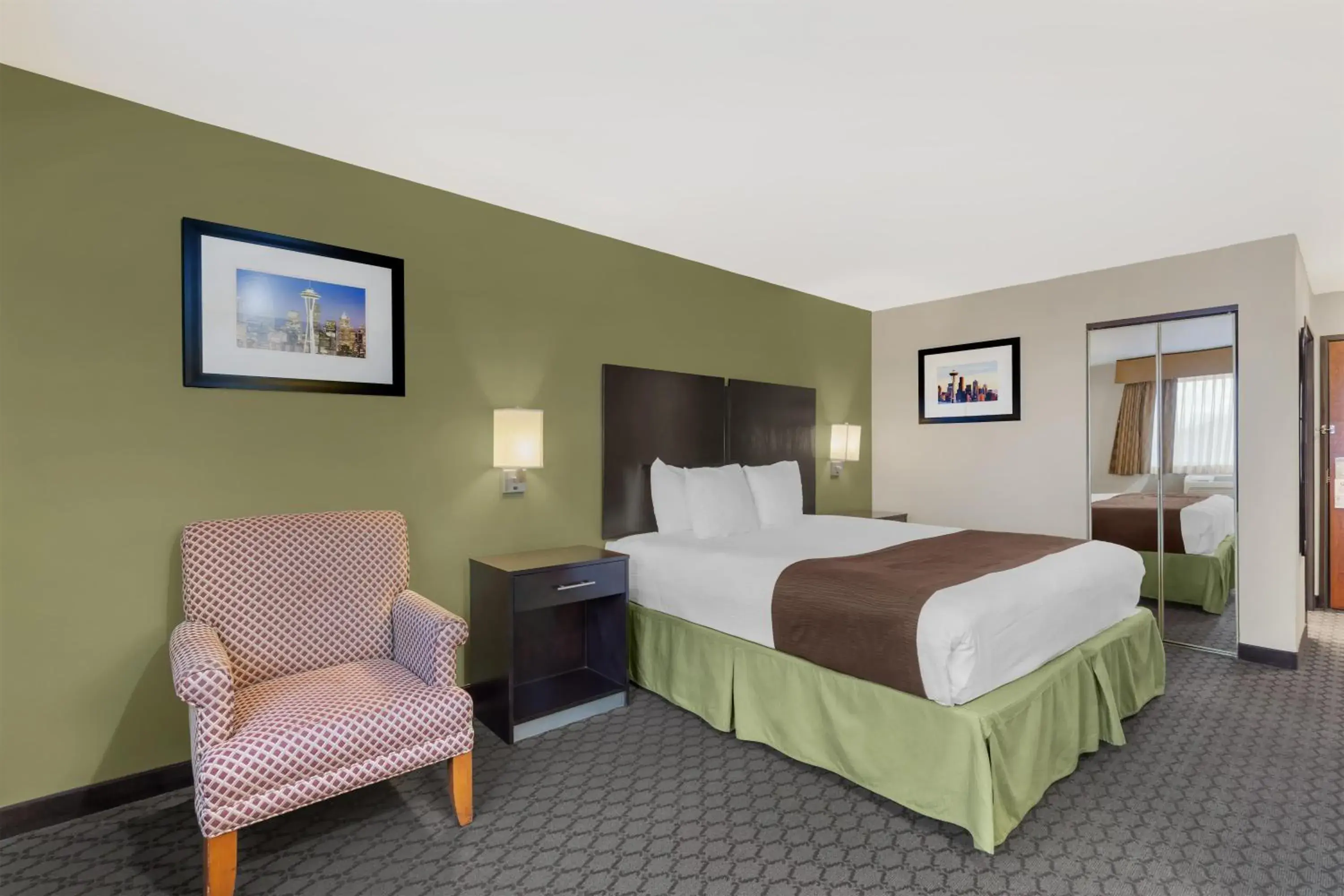 King Room with Spa Bath - Non-Smoking in Best Western Sky Valley Inn King Room with Spa Bath - Non-Smoking in Best Western Sky Valley Inn