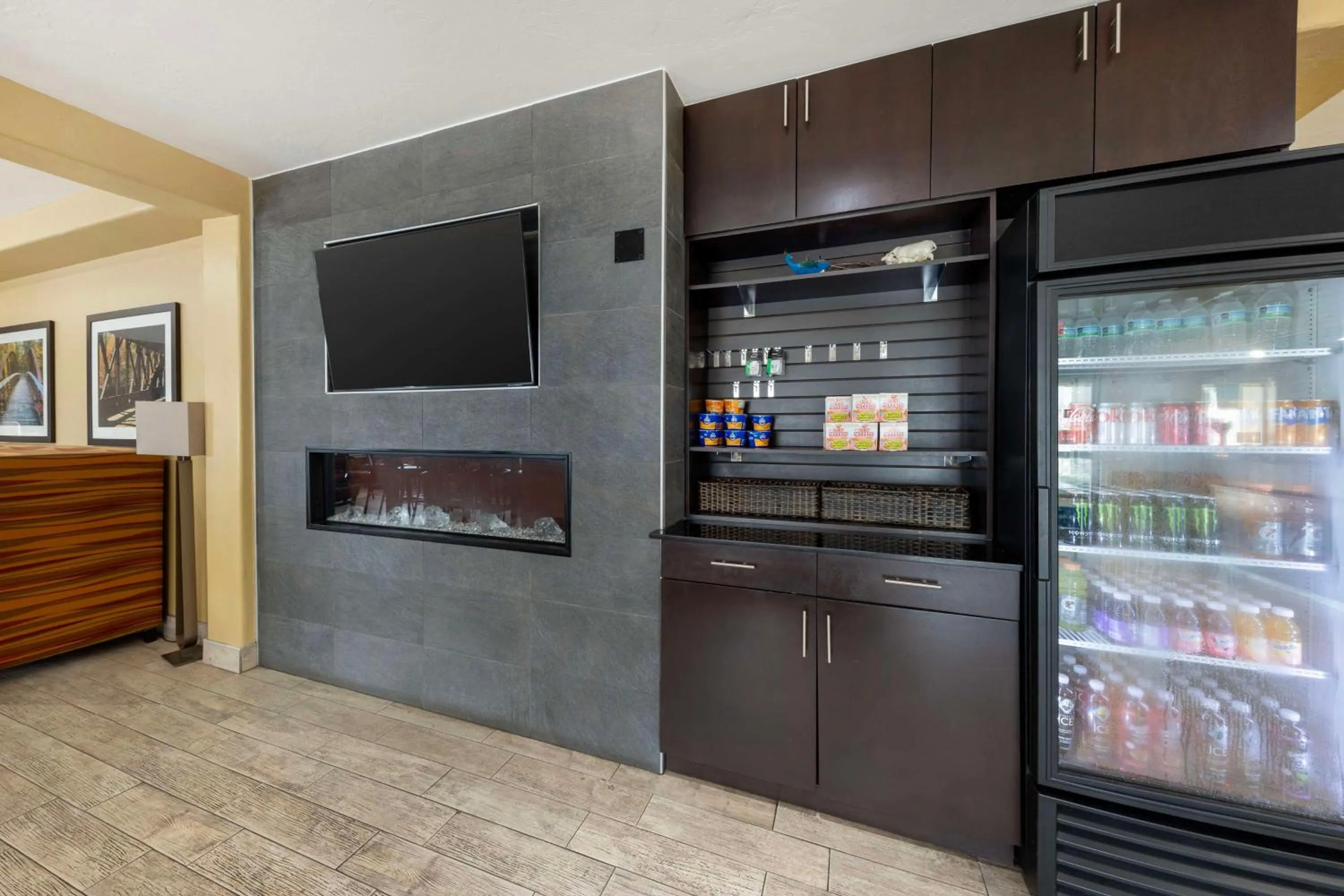 Property building in Best Western Greentree Inn & Suites