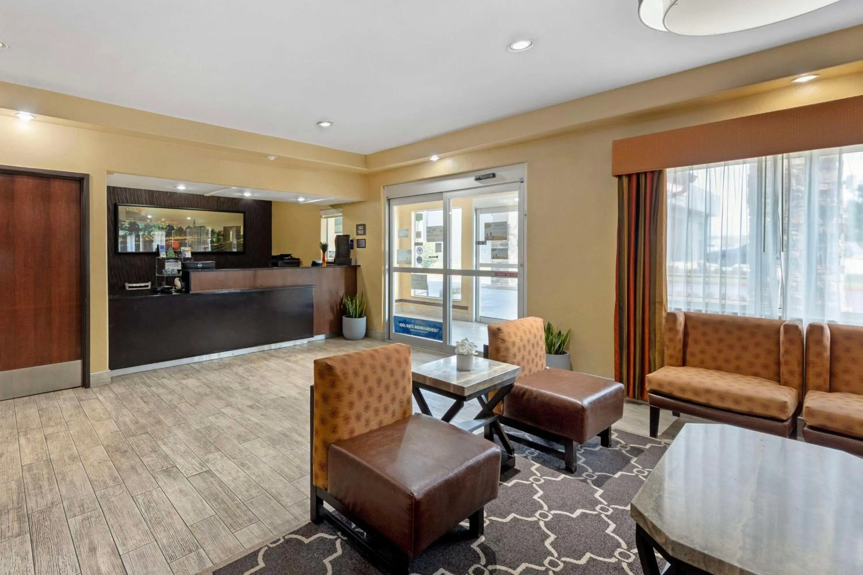 Lobby or reception in Best Western Greentree Inn & Suites
