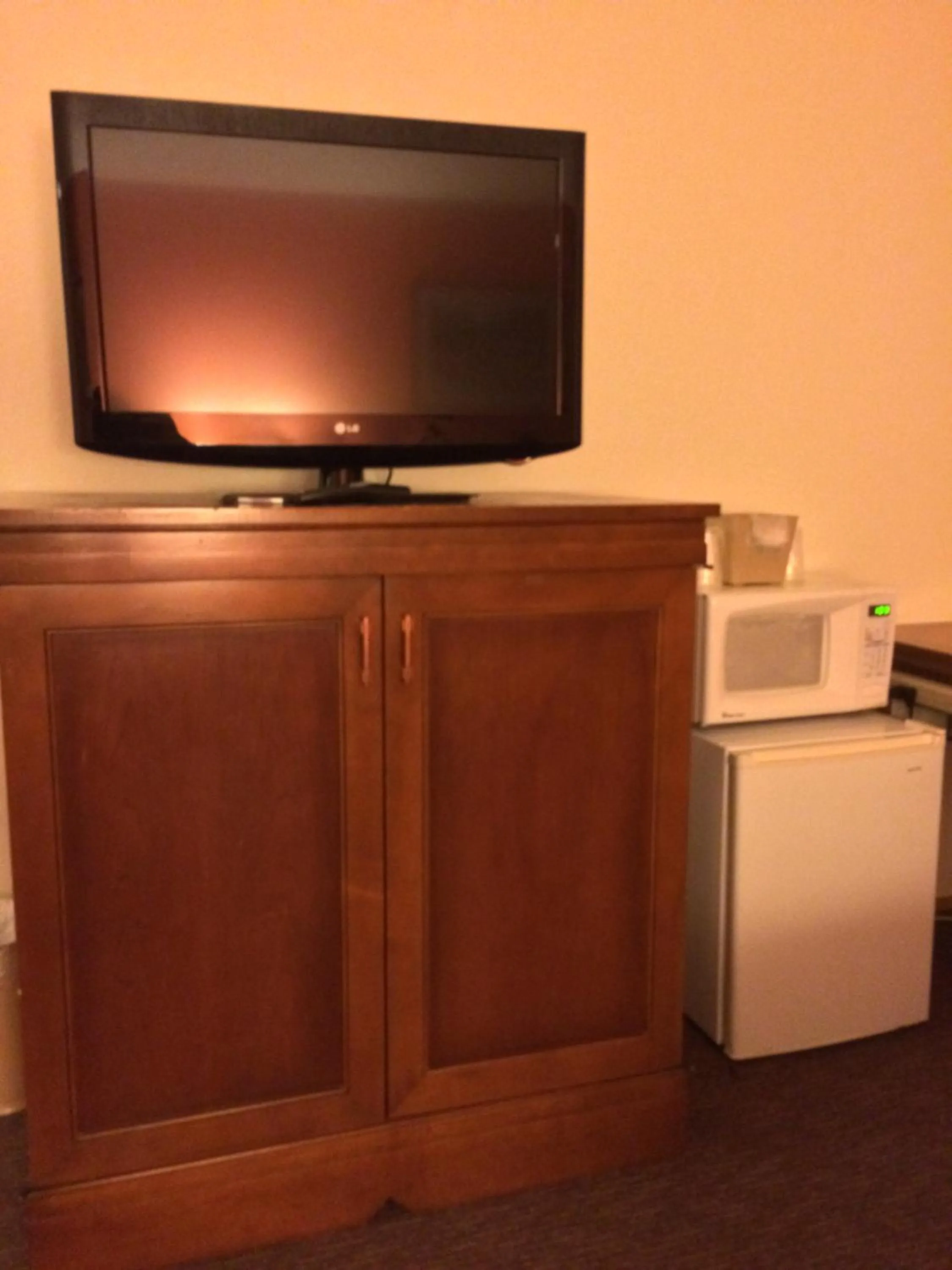 TV and multimedia in King Oscar Motel Centralia