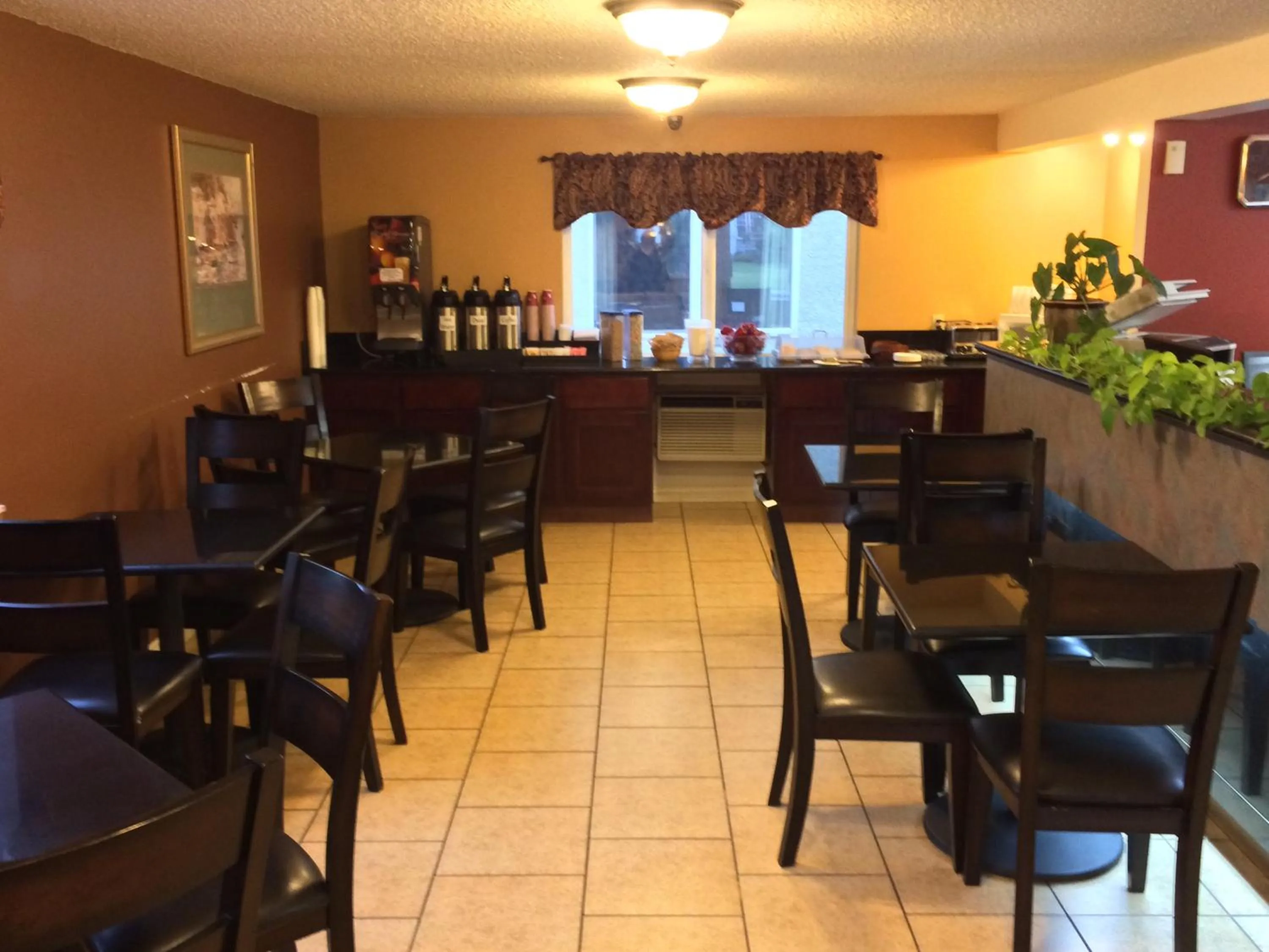 Dining area in King Oscar Motel Centralia