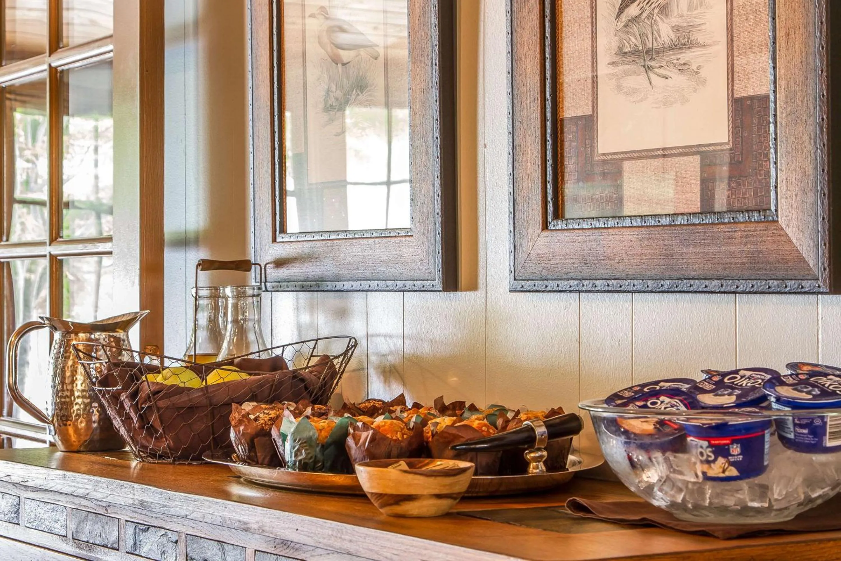 Breakfast in Sierra Sky Ranch