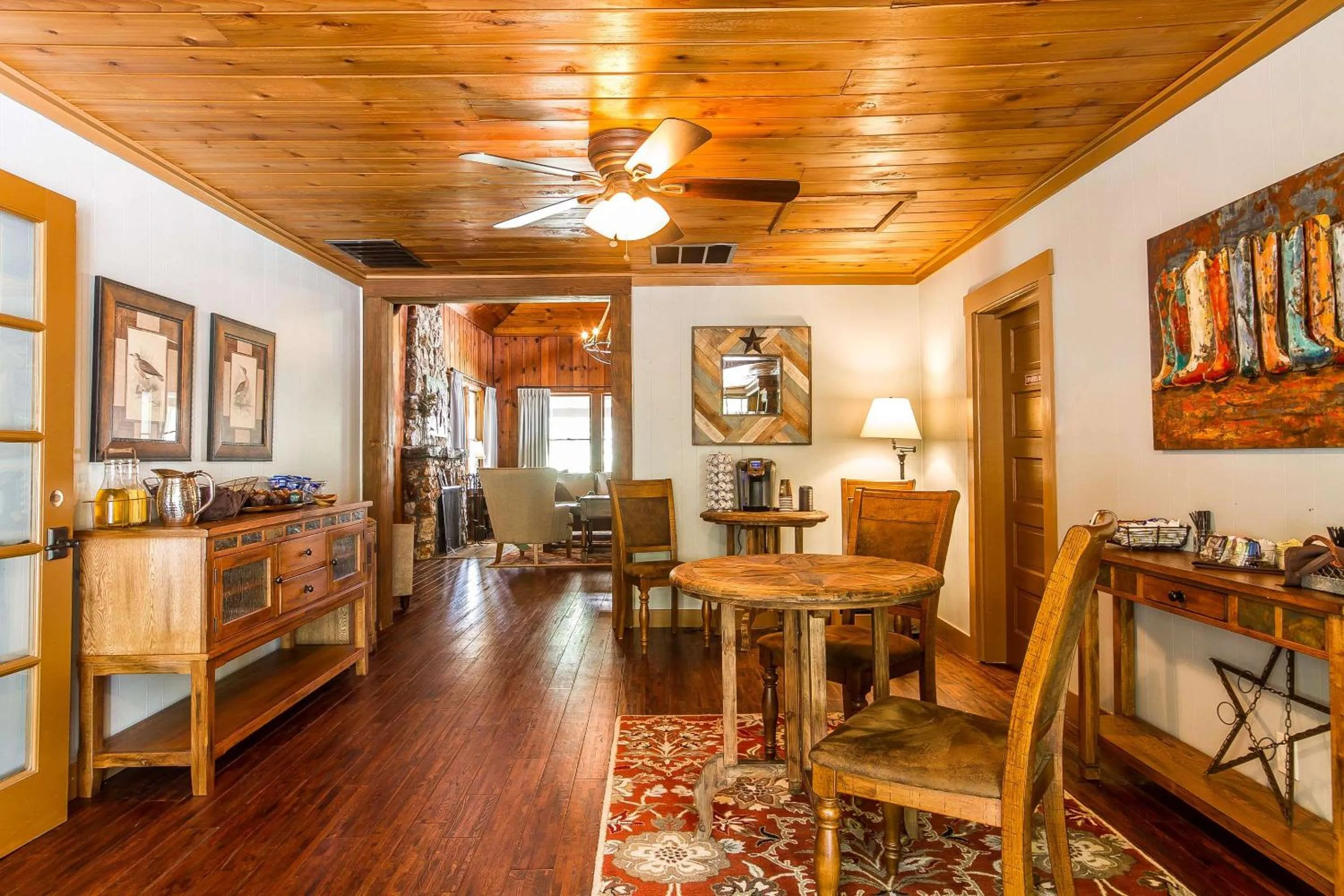 Breakfast in Sierra Sky Ranch