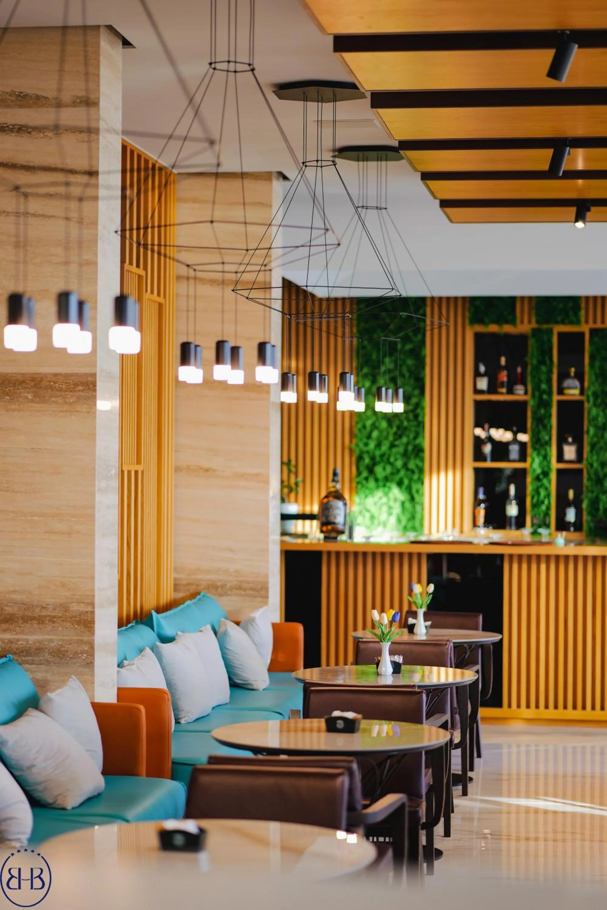 Restaurant/places to eat in Hotel Saranda Butrinti, Affiliated by Melia