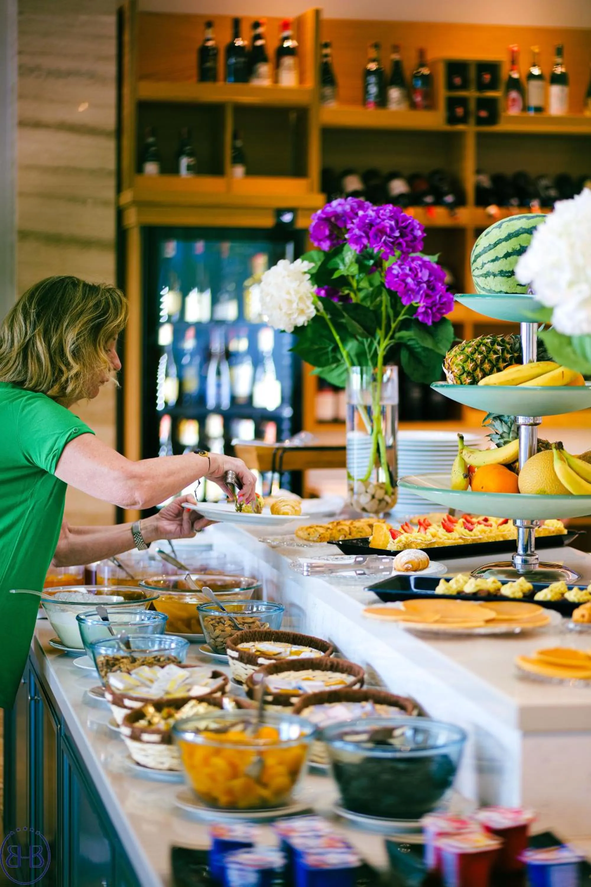 Food and drinks in Hotel Saranda Butrinti, Affiliated by Melia