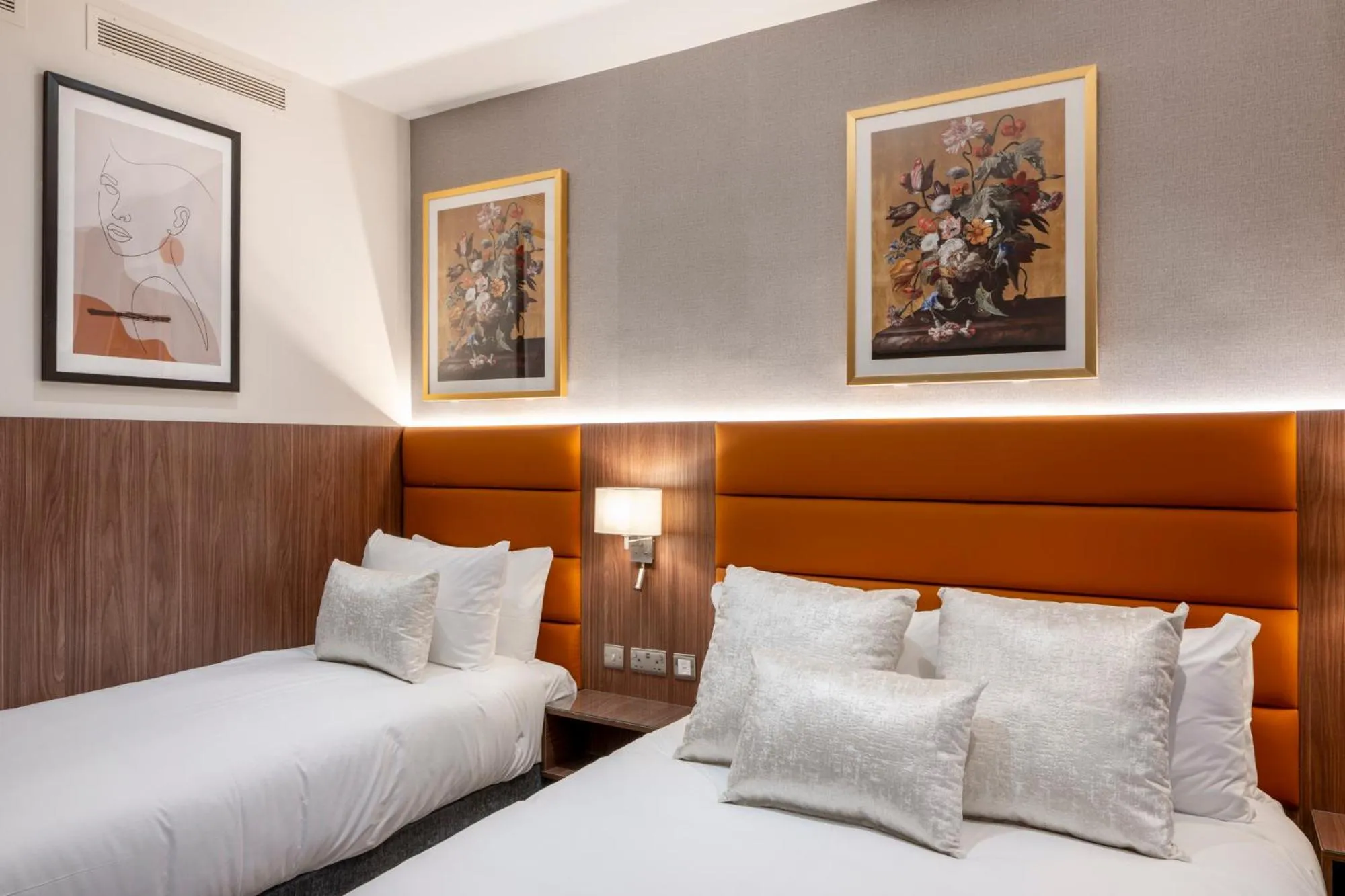 Bedroom, Bed in Grand Concerto Hotel