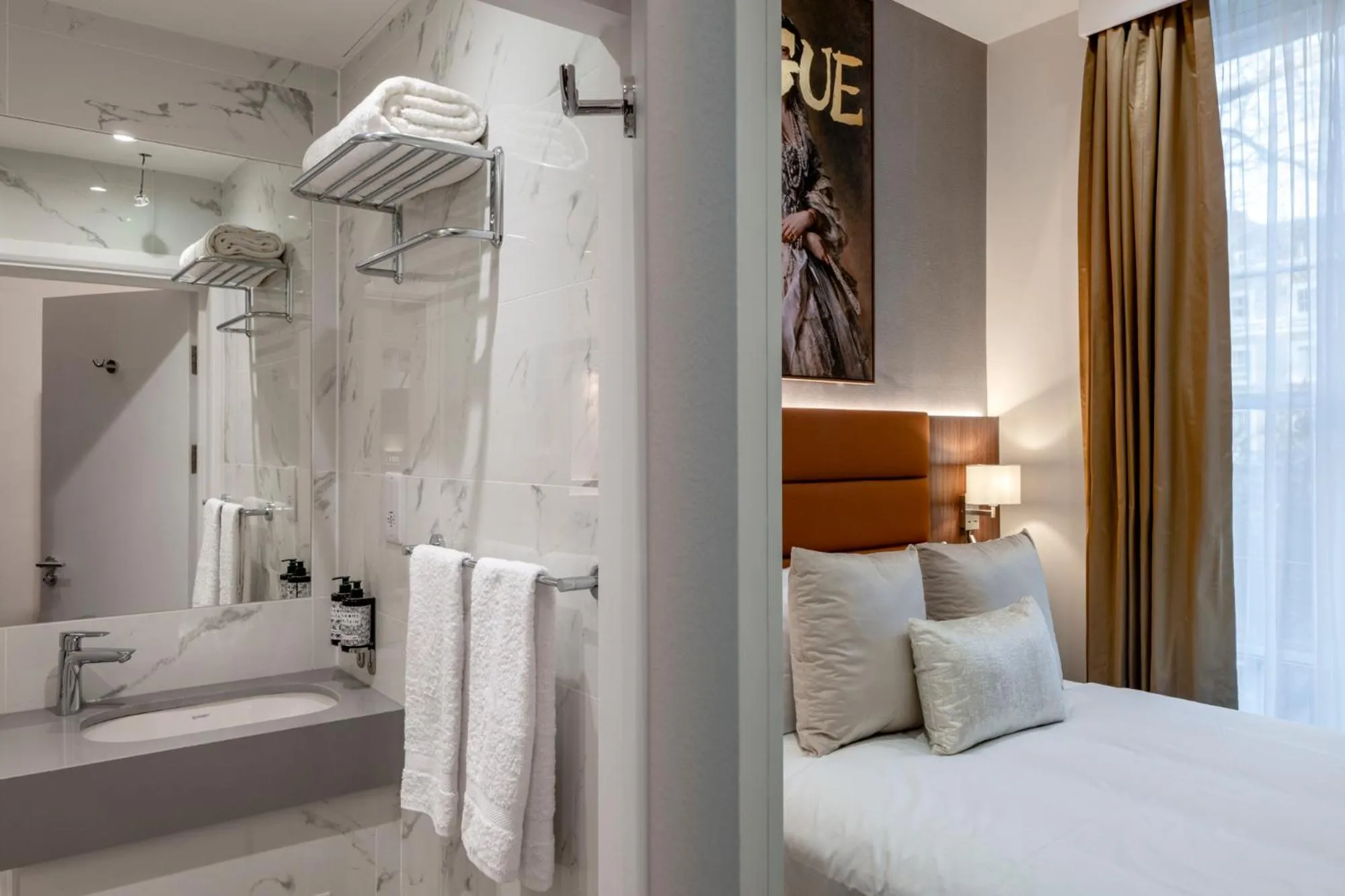 Bathroom, Bed in Grand Concerto Hotel