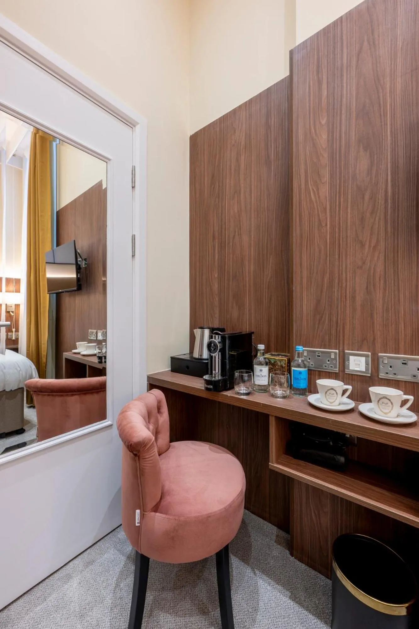 Coffee/tea facilities in Grand Concerto Hotel