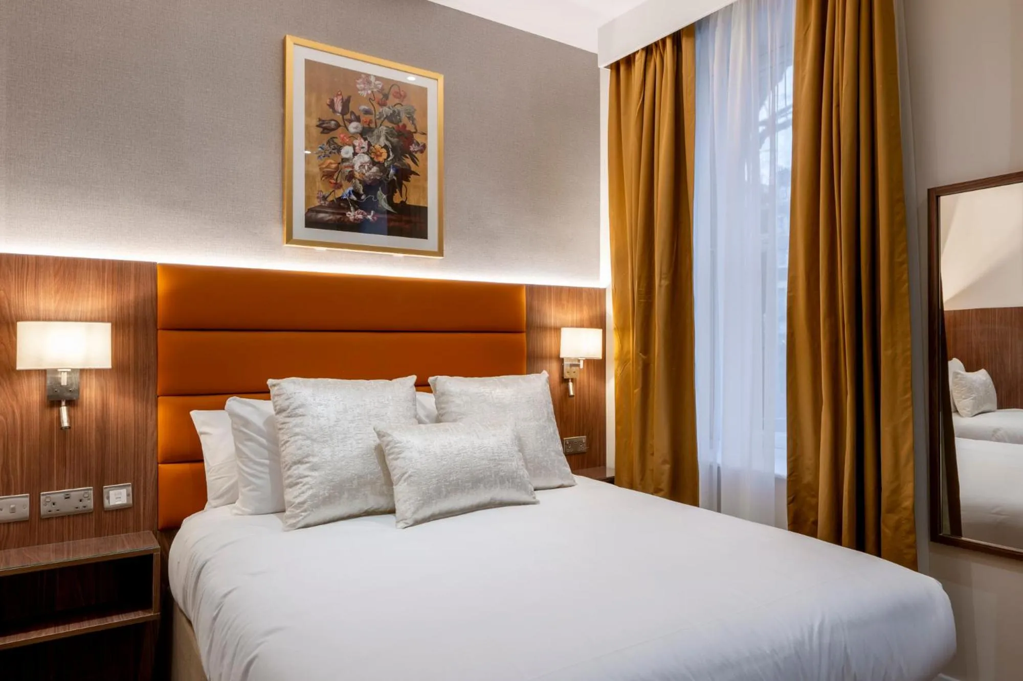 Bedroom, Bed in Grand Concerto Hotel