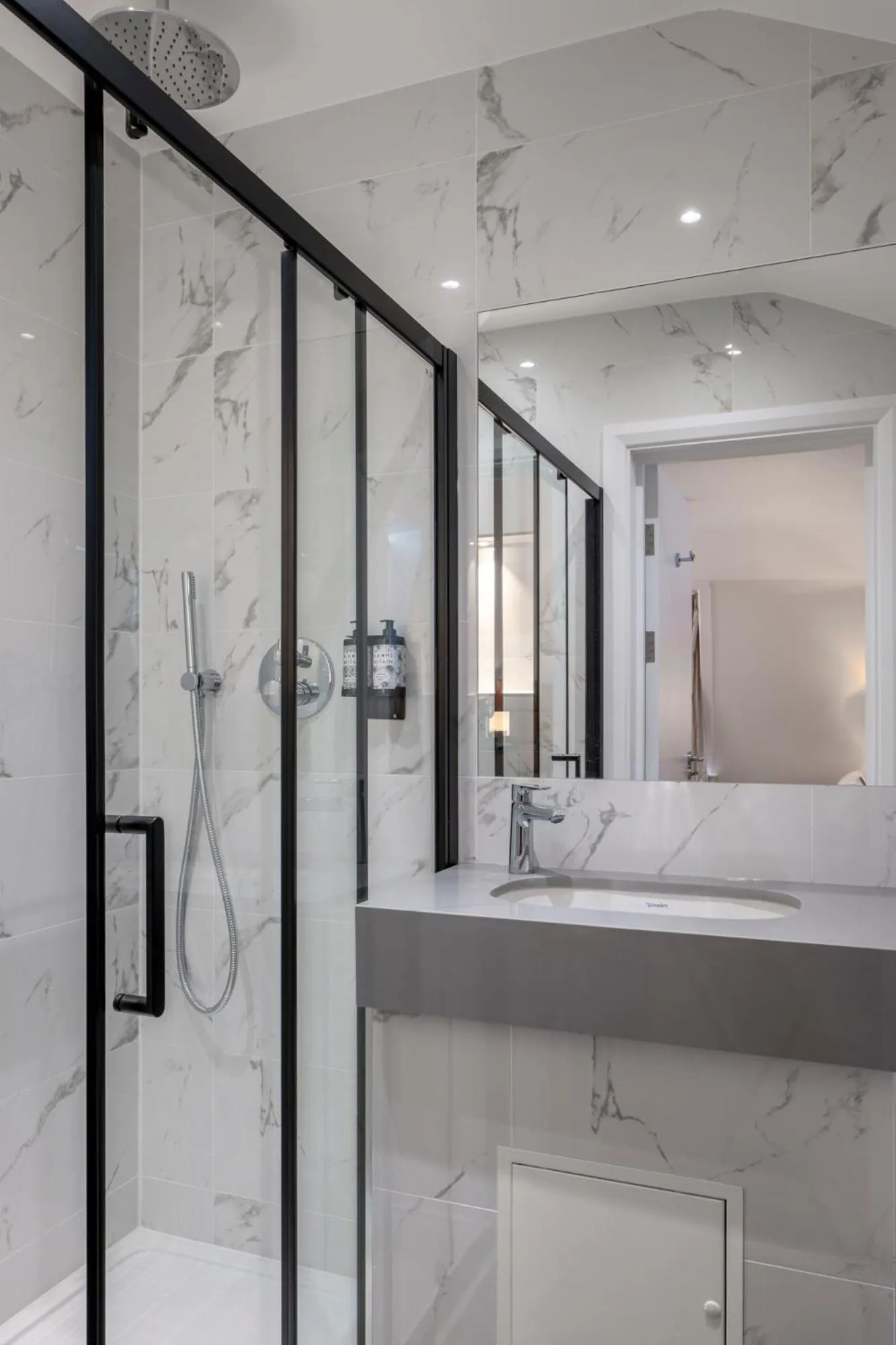 Shower in Grand Concerto Hotel