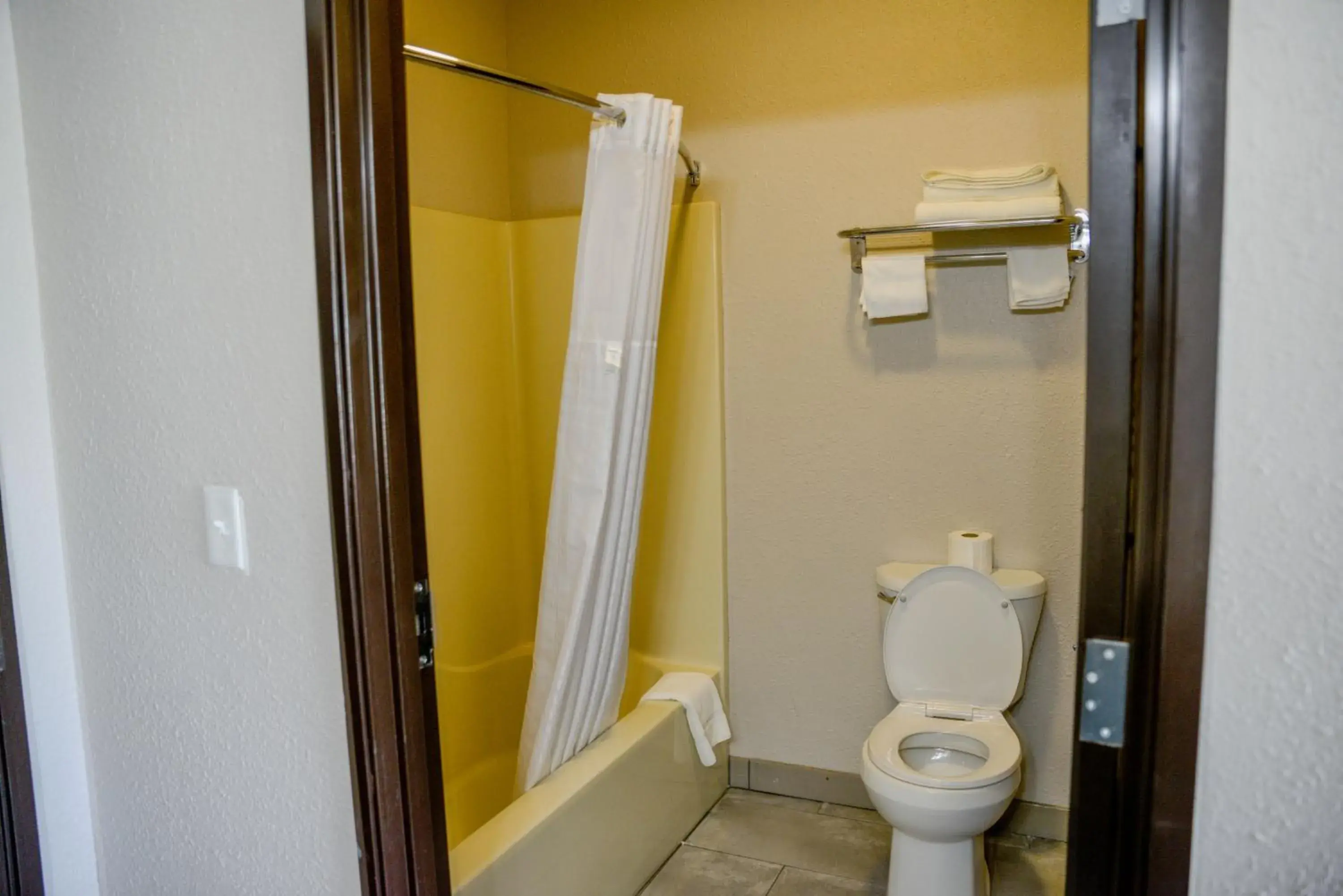 Queen Room with Two Queen Beds - Non-Smoking in Baymont by Wyndham O'Fallon St. Louis Area Queen Room with Two Queen Beds - Non-Smoking in Baymont by Wyndham O'Fallon St. Louis Area