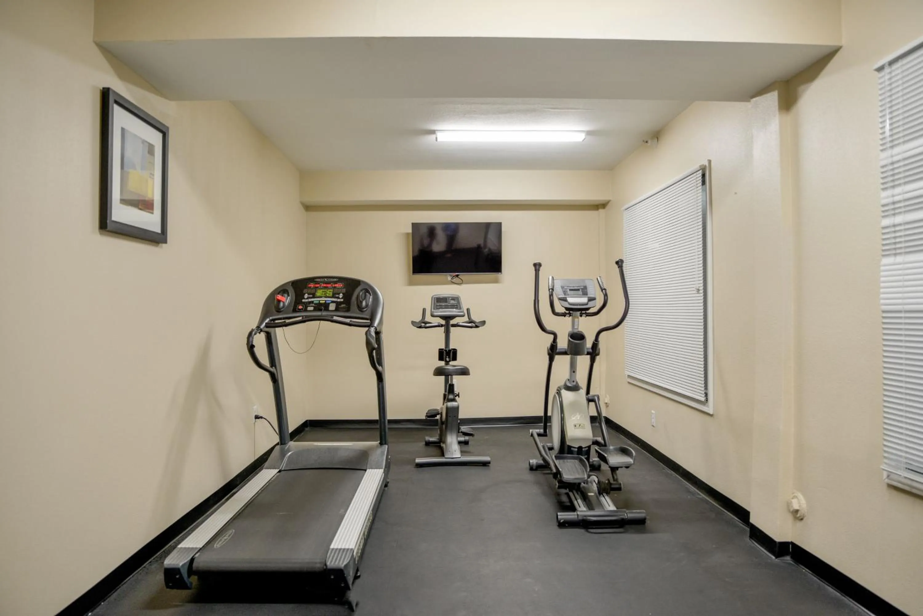 Fitness centre/facilities in Baymont by Wyndham O'Fallon St. Louis Area